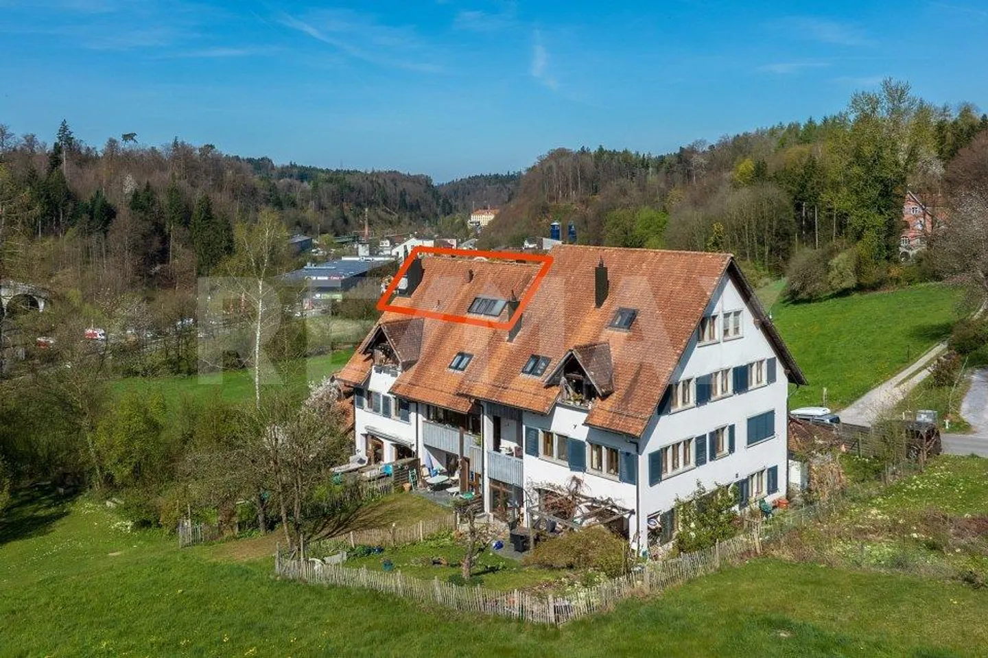 Charmante  2½-Zimmer Dachwohnung - Foto 1 von 8