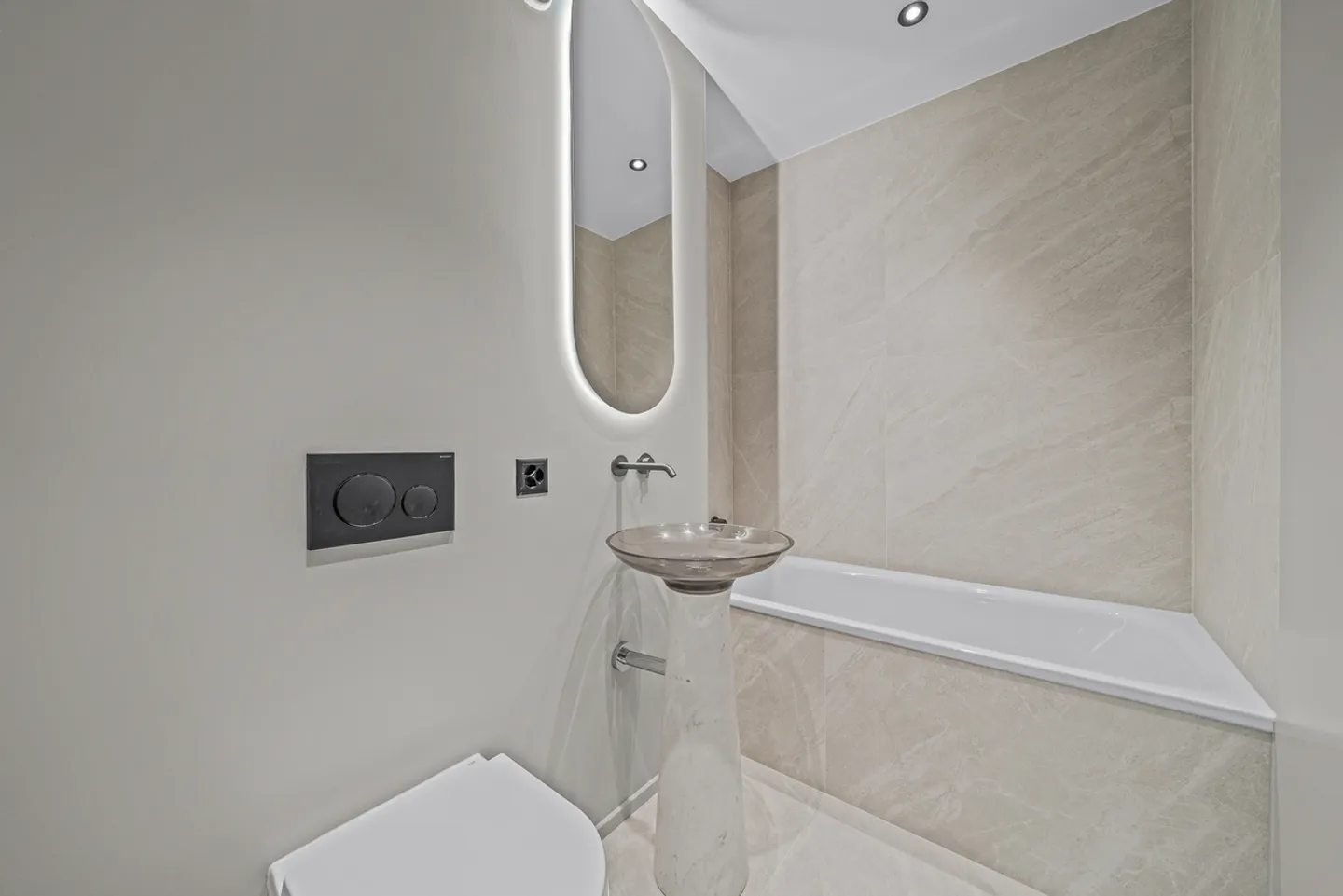 Elegant 2.5 room apartment located in Montreux with lake view - Photo 5 of 9