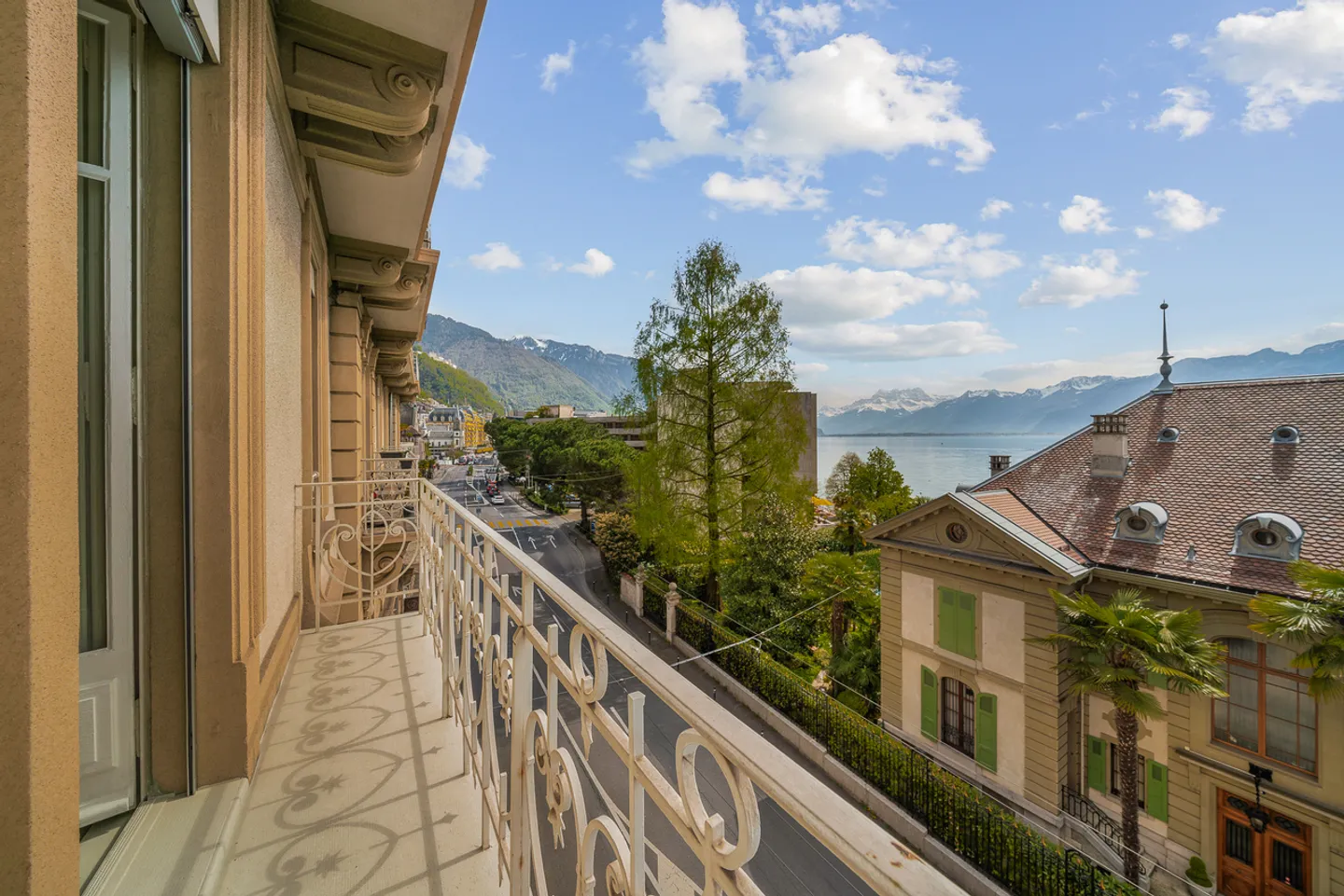 Elegant 2.5 room apartment located in Montreux with lake view - Photo 7 of 9