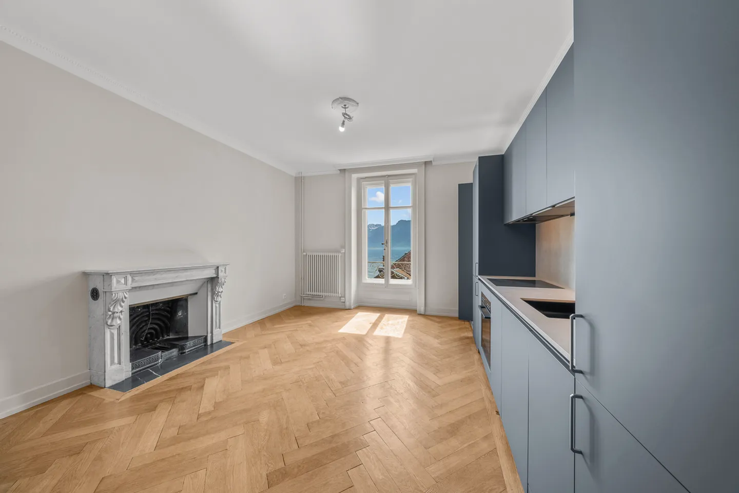 Elegant 2.5 room apartment located in Montreux with lake view - Photo 3 of 9