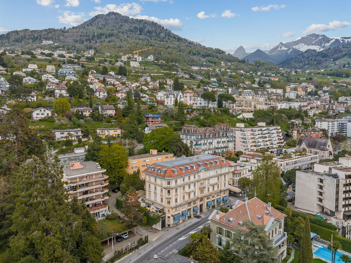 Elegant 2.5 room apartment located in Montreux with lake view - Photo 9 of 9
