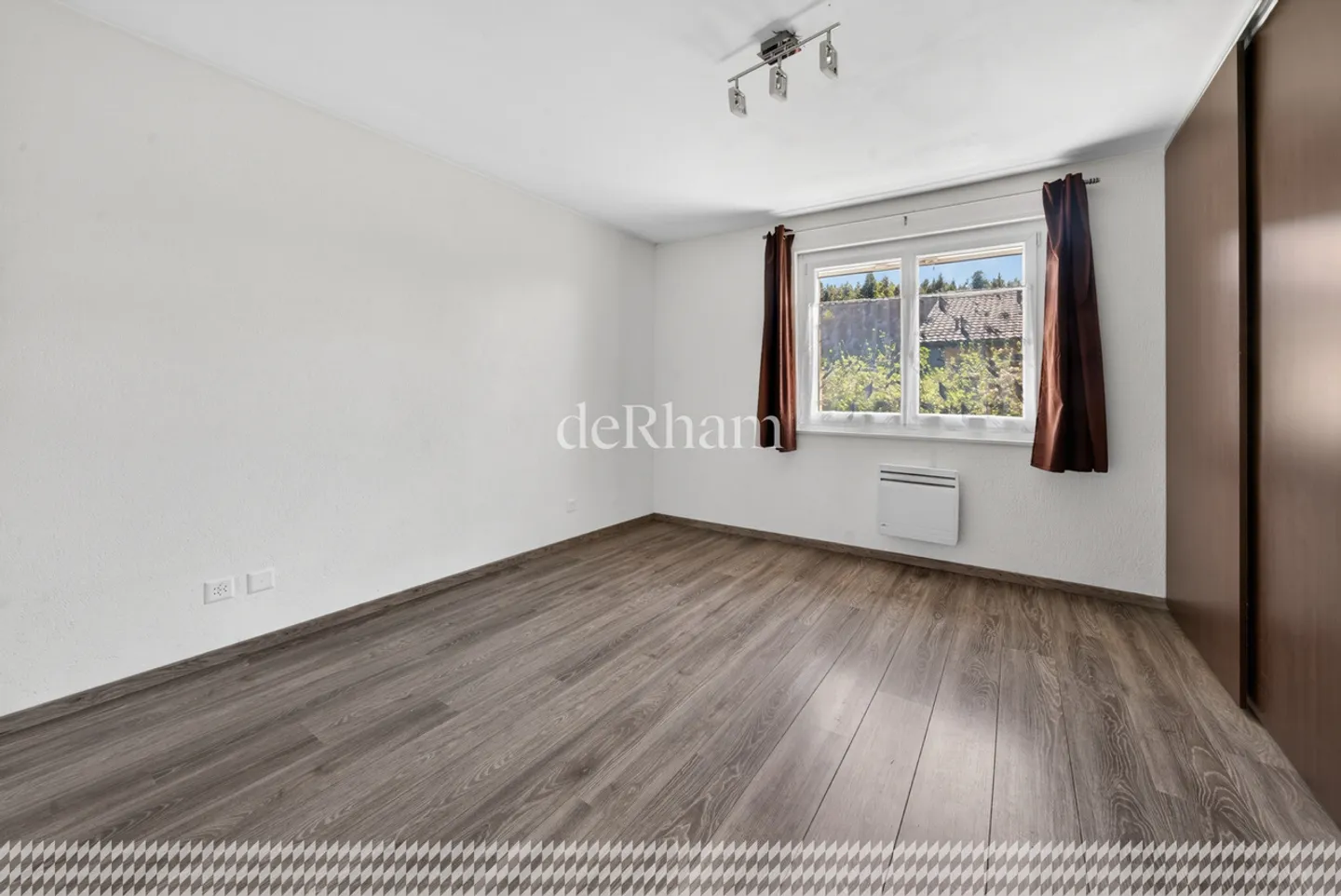 Duplex di 6,5 stanze con balcone, terrazza e giardino - Foto 6 di 14
