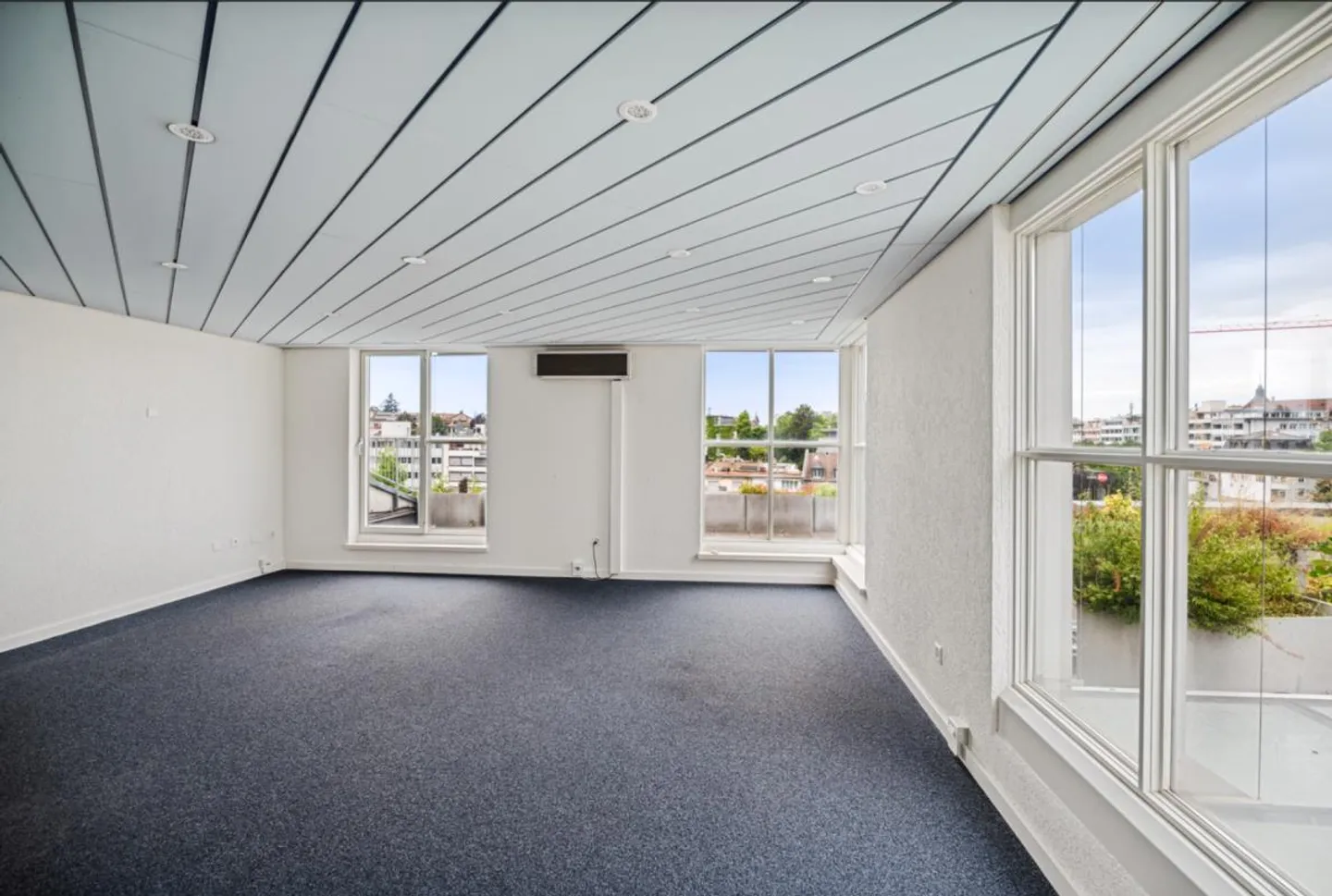 Arbeiten mit Aussicht - Klimatisierte Bürofläche mit Terrassen in Basel - Foto 6 von 12