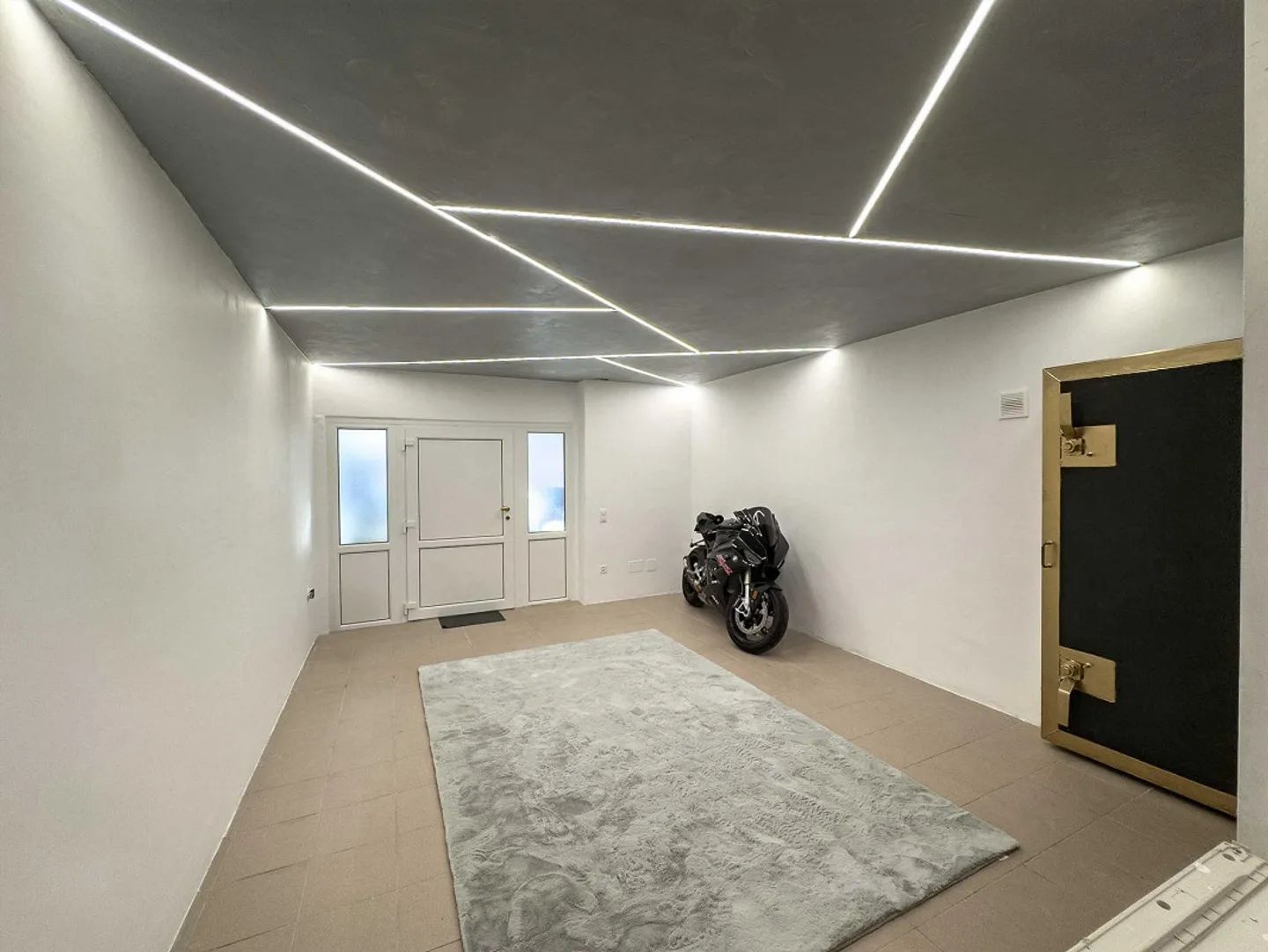 Twin house with garden in Arzo - Photo 8 of 11