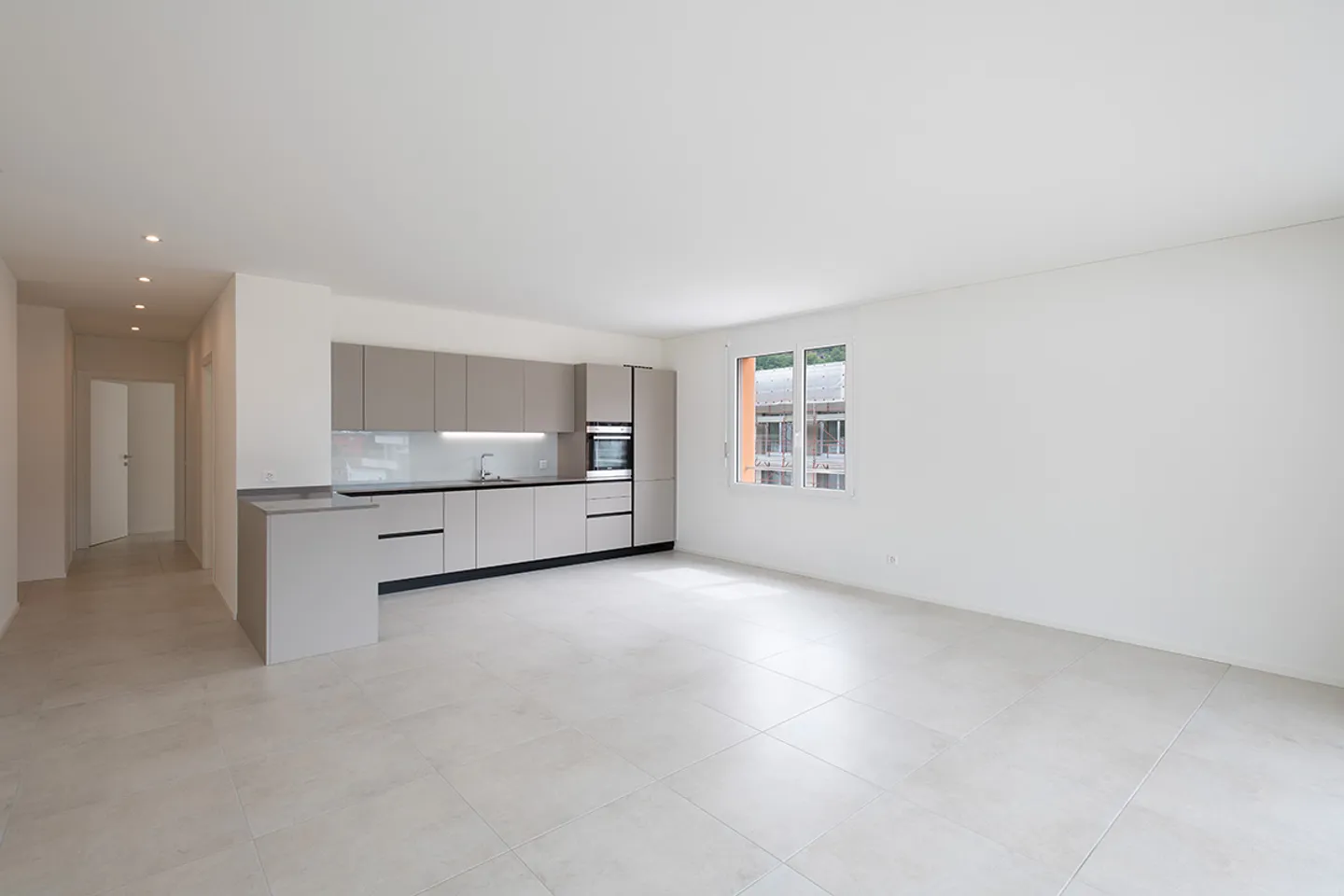 Moderne Wohnung im Erdgeschoss - Foto 3 von 9