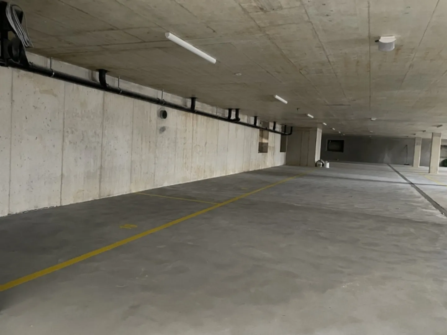 Underground parking space number 3 - Photo 2 of 3