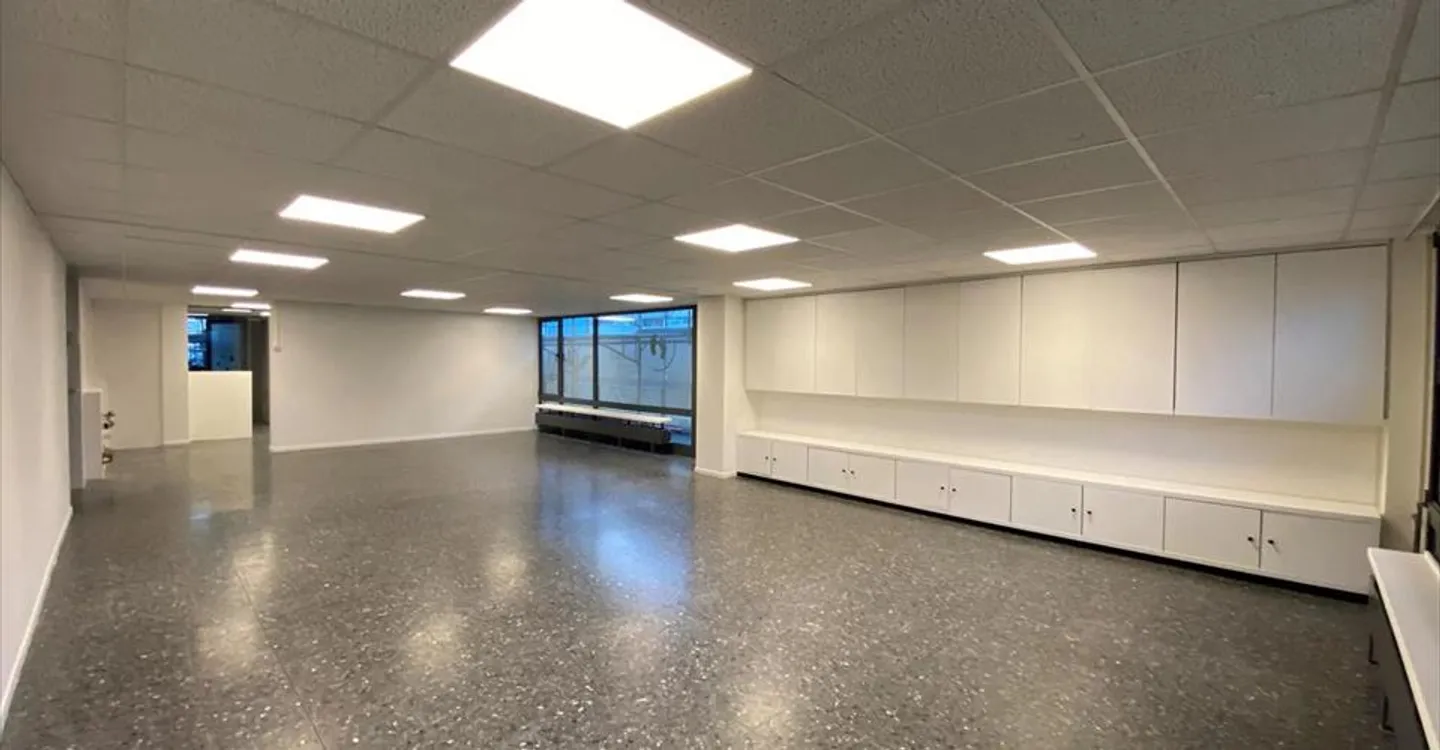 Shop for rent - Photo 2 of 10