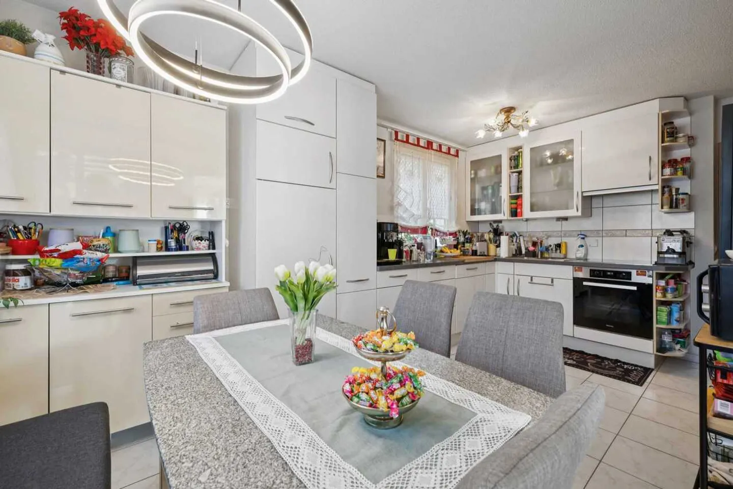 Casa unifamiliare di 8 stanze con grande giardino a Suhr in vendita - Foto 6 di 13