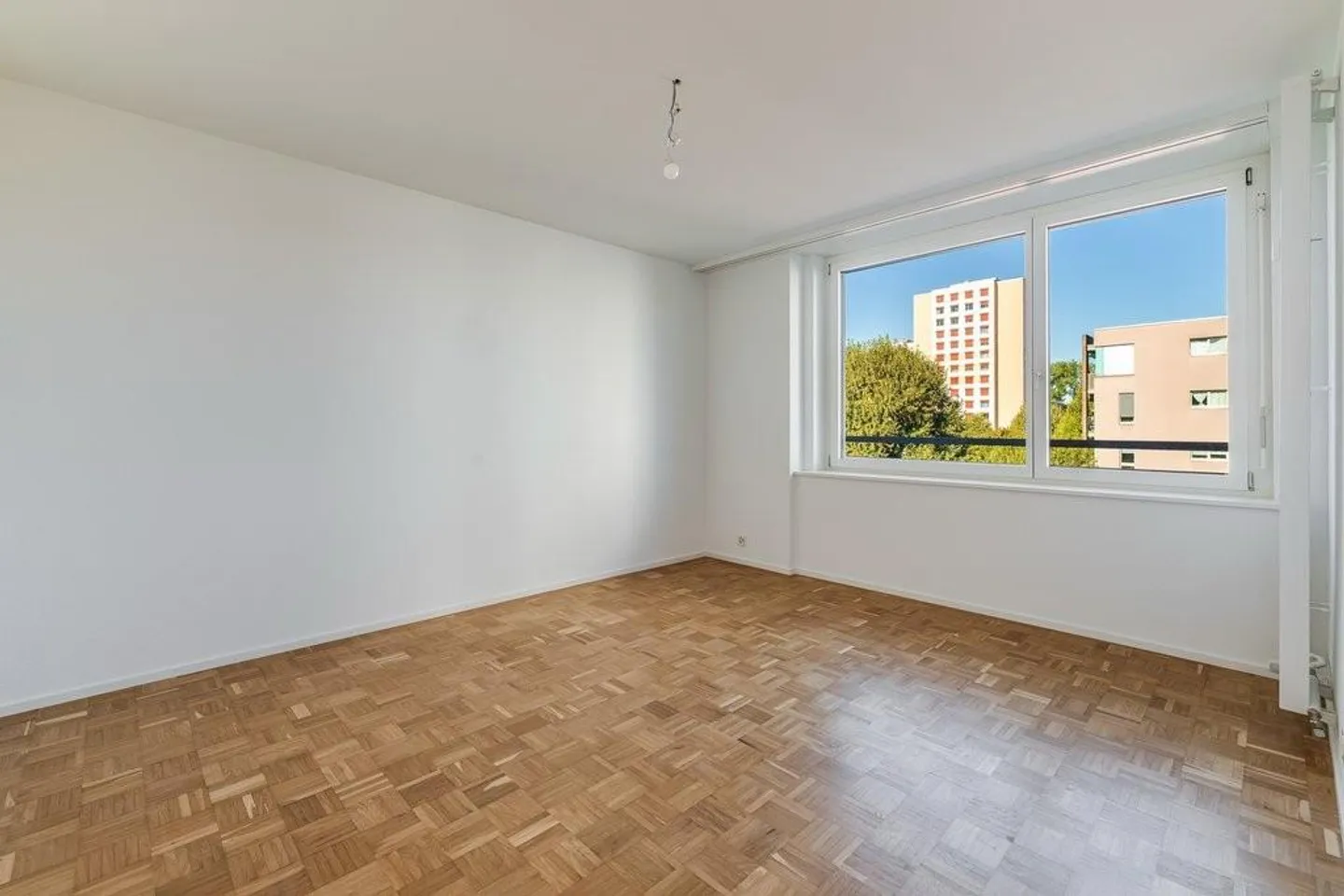 Freshly renovated and ready to move in - Photo 4 of 8