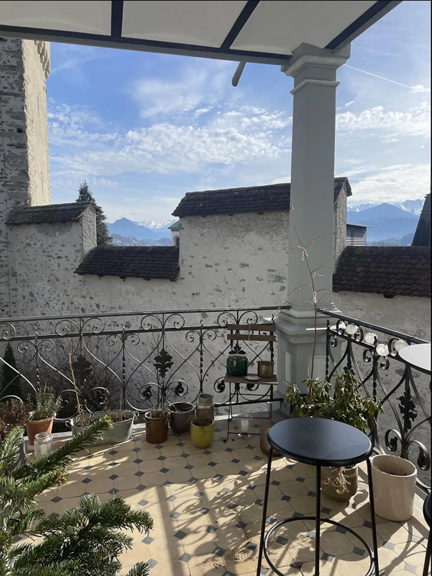 Appartamento di 4,5 stanze in un vecchio edificio con balcone e bella vista a Musegg - Foto 11 di 11