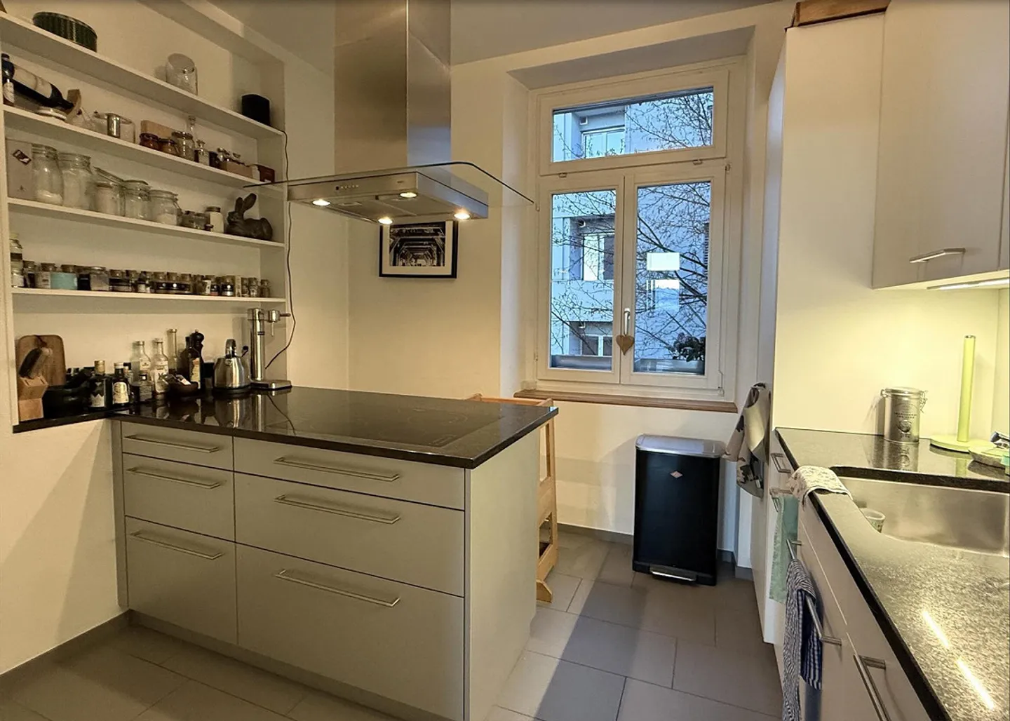 Appartamento di 4,5 stanze in un vecchio edificio con balcone e bella vista a Musegg - Foto 4 di 11