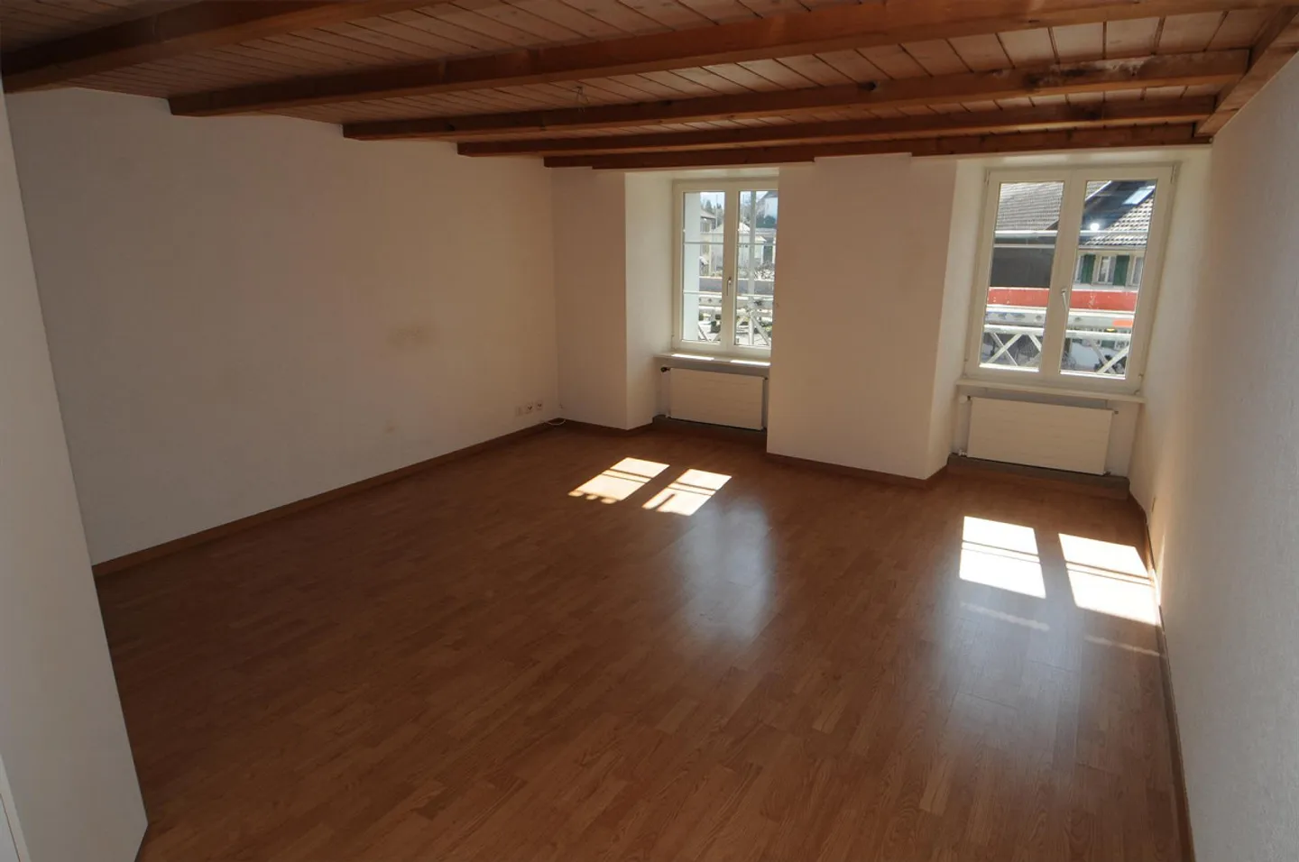 Geräumige Wohnung mit Loggia - Foto 1 von 10