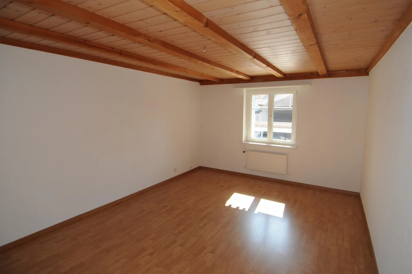 Geräumige Wohnung mit Loggia - Foto 4 von 10