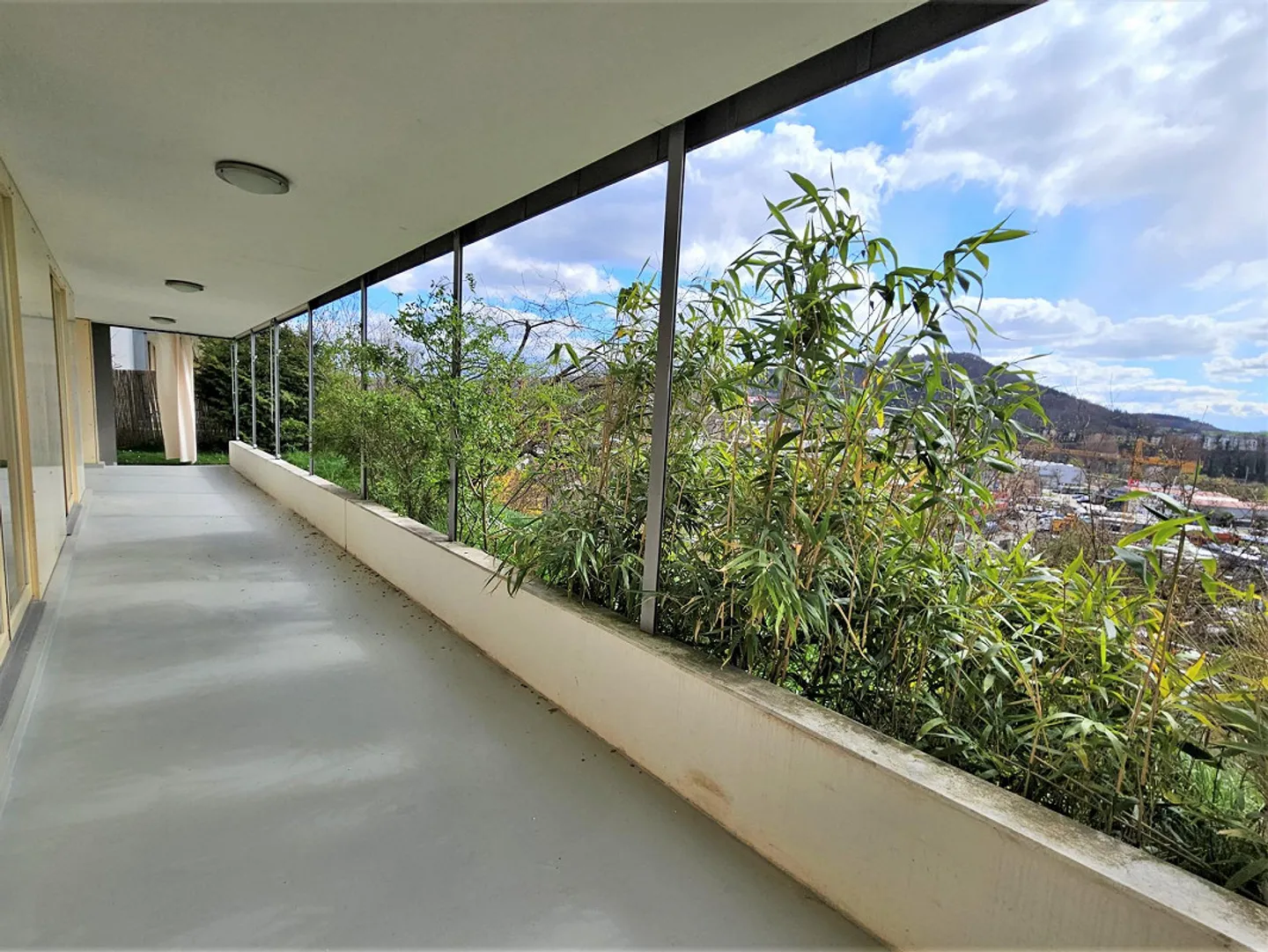 Vista panoramica sui tetti | Natura e posizione centrale unite | Acqua... - Foto 5 di 10