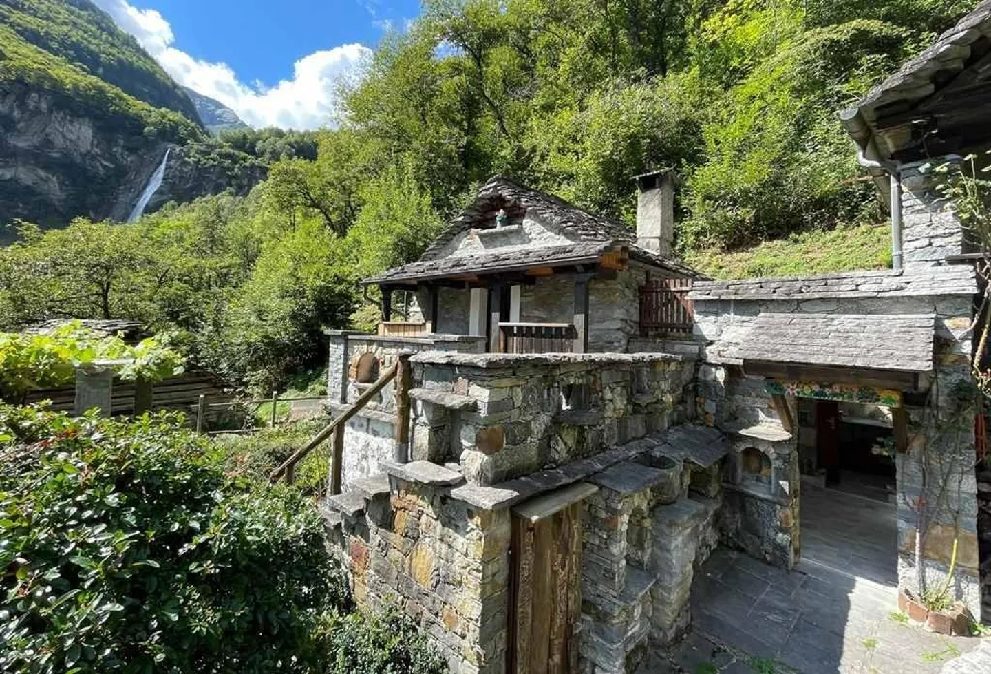 Belle maison rustique de 3 pièces avec jardin privé et belle vue... - Photo 2 sur 15