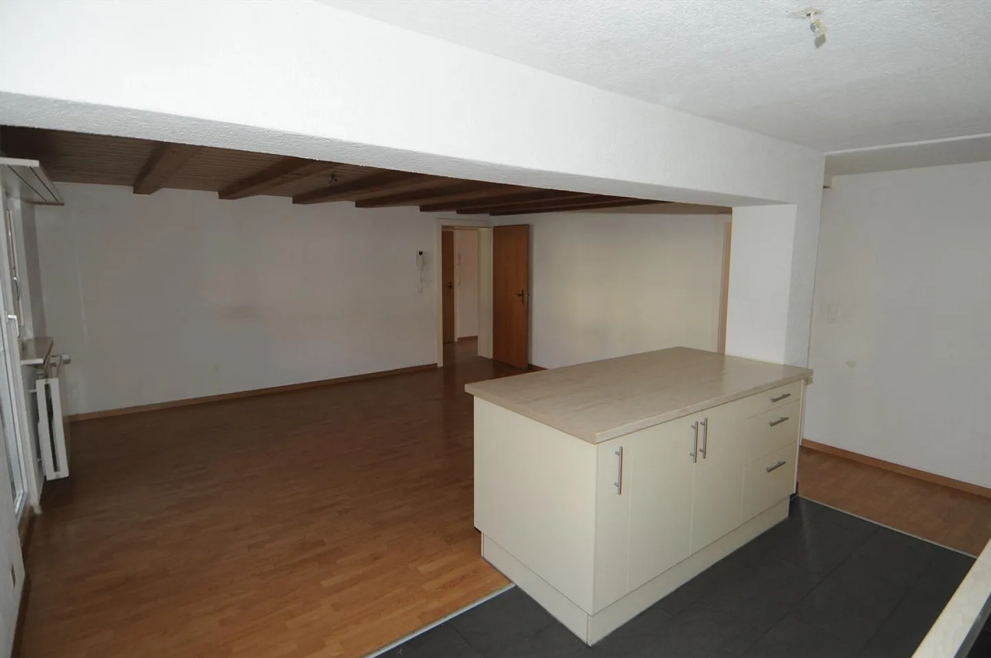 Geräumige Wohnung mit Loggia - Foto 7 von 10