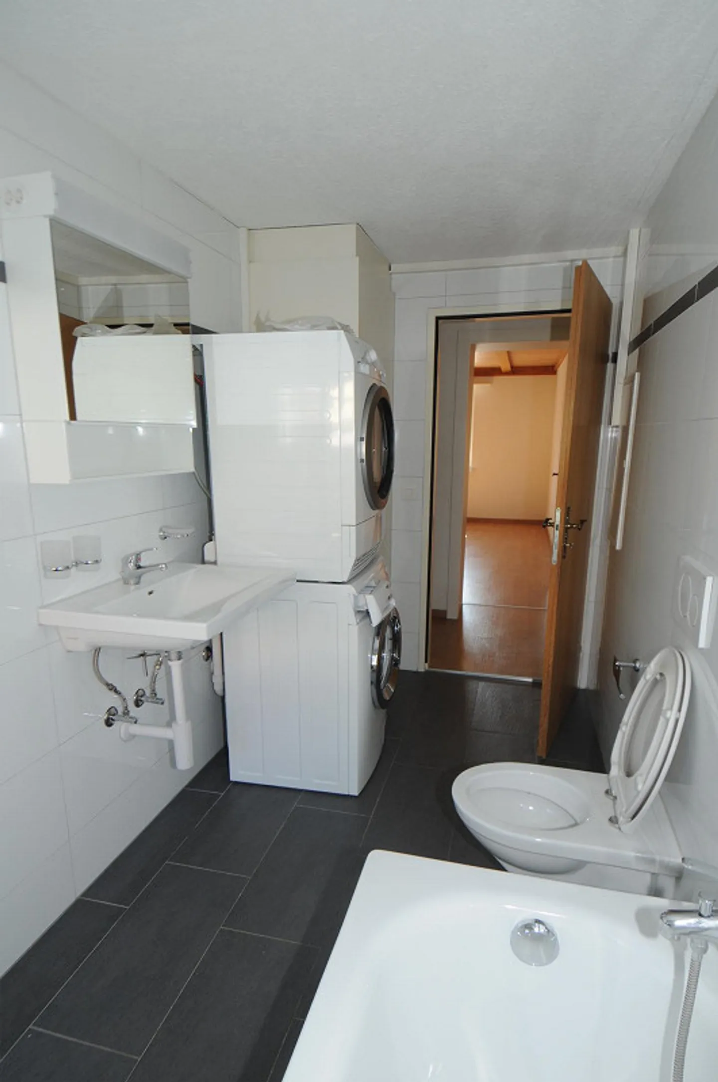 Geräumige Wohnung mit Loggia - Foto 9 von 10