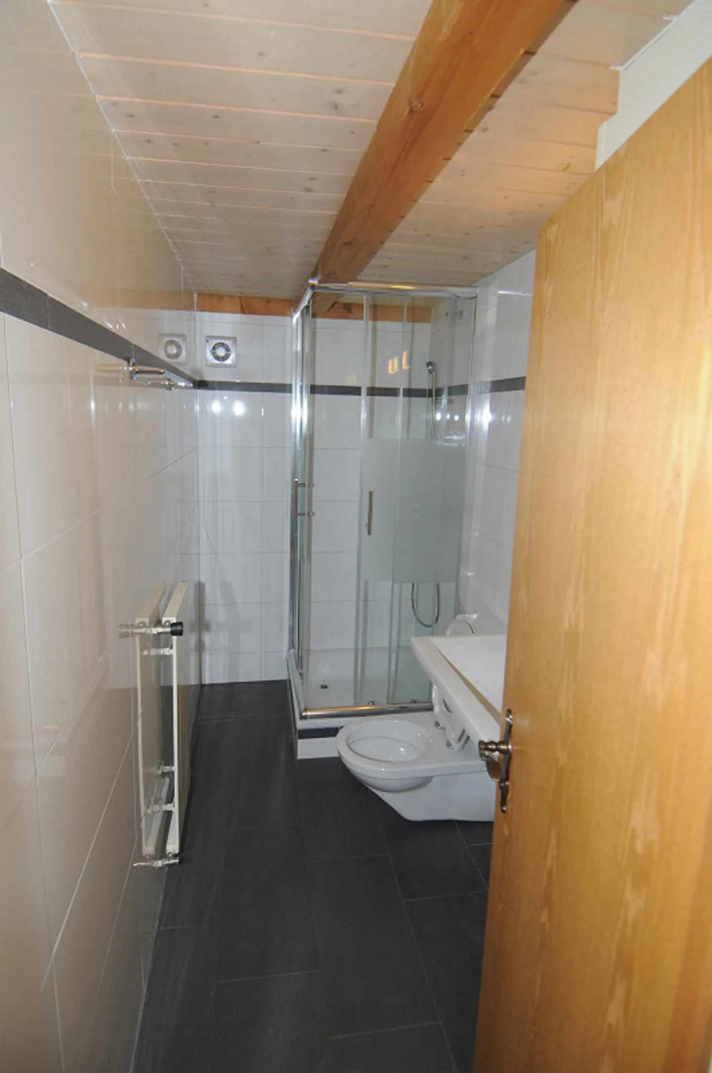 Geräumige Wohnung mit Loggia - Foto 8 von 10