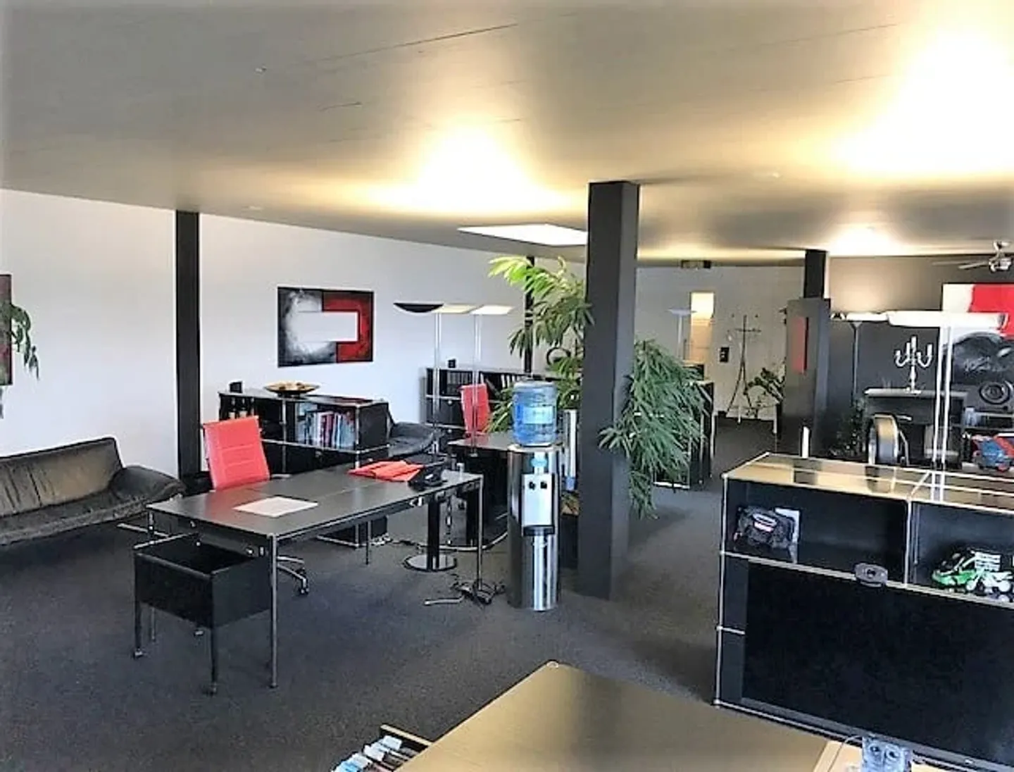 Bright commercial space with a surrounding terrace - Photo 11 of 13