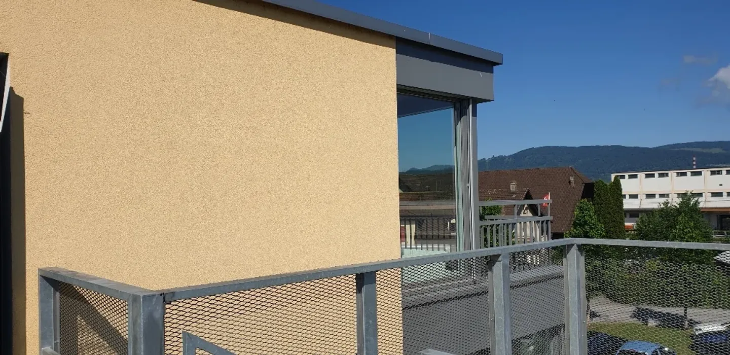 Bright commercial space with a surrounding terrace - Photo 5 of 13