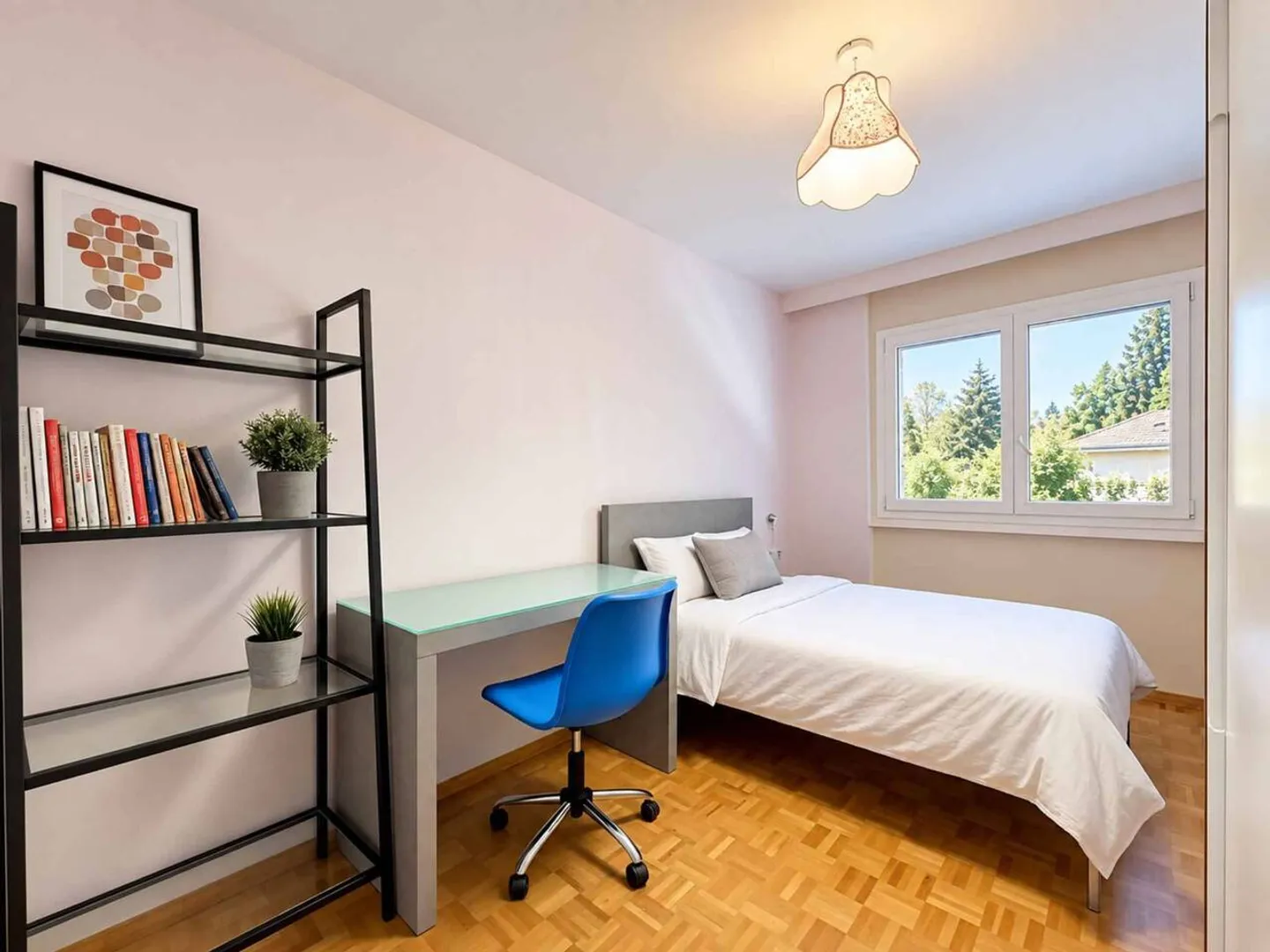 Bright apartment near the lake - Photo 7 of 9