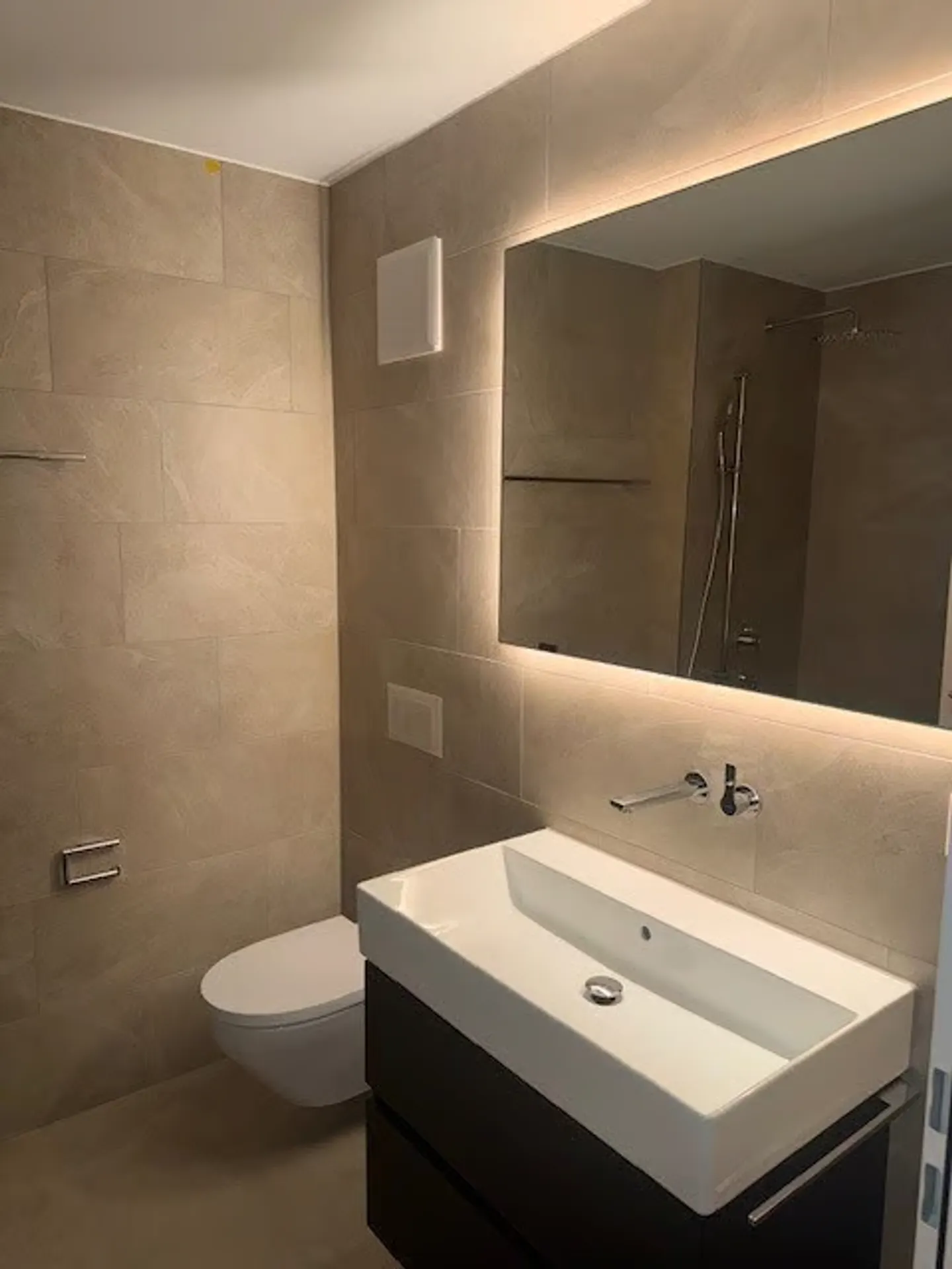 Exclusive 2.5-room apartment with panoramic views of Lake Zurich, Alps - Photo 5 of 8