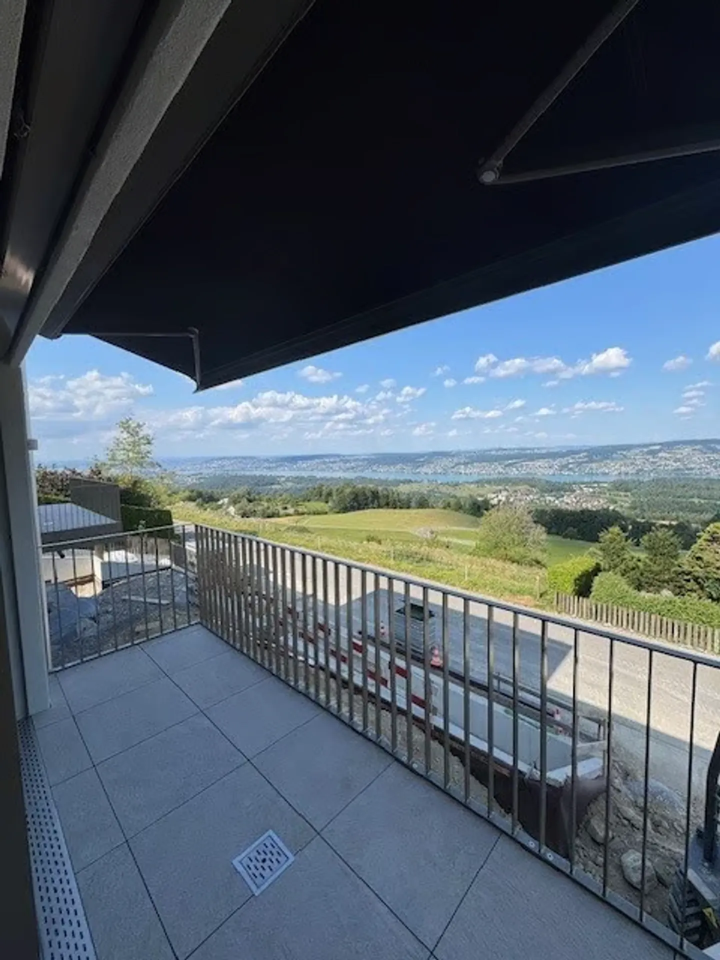 Exclusive 2.5-room apartment with panoramic views of Lake Zurich, Alps - Photo 6 of 8