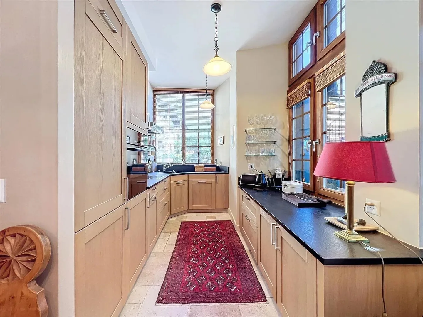 Appartement Charmant avec Cheminée - Photo 5 sur 9