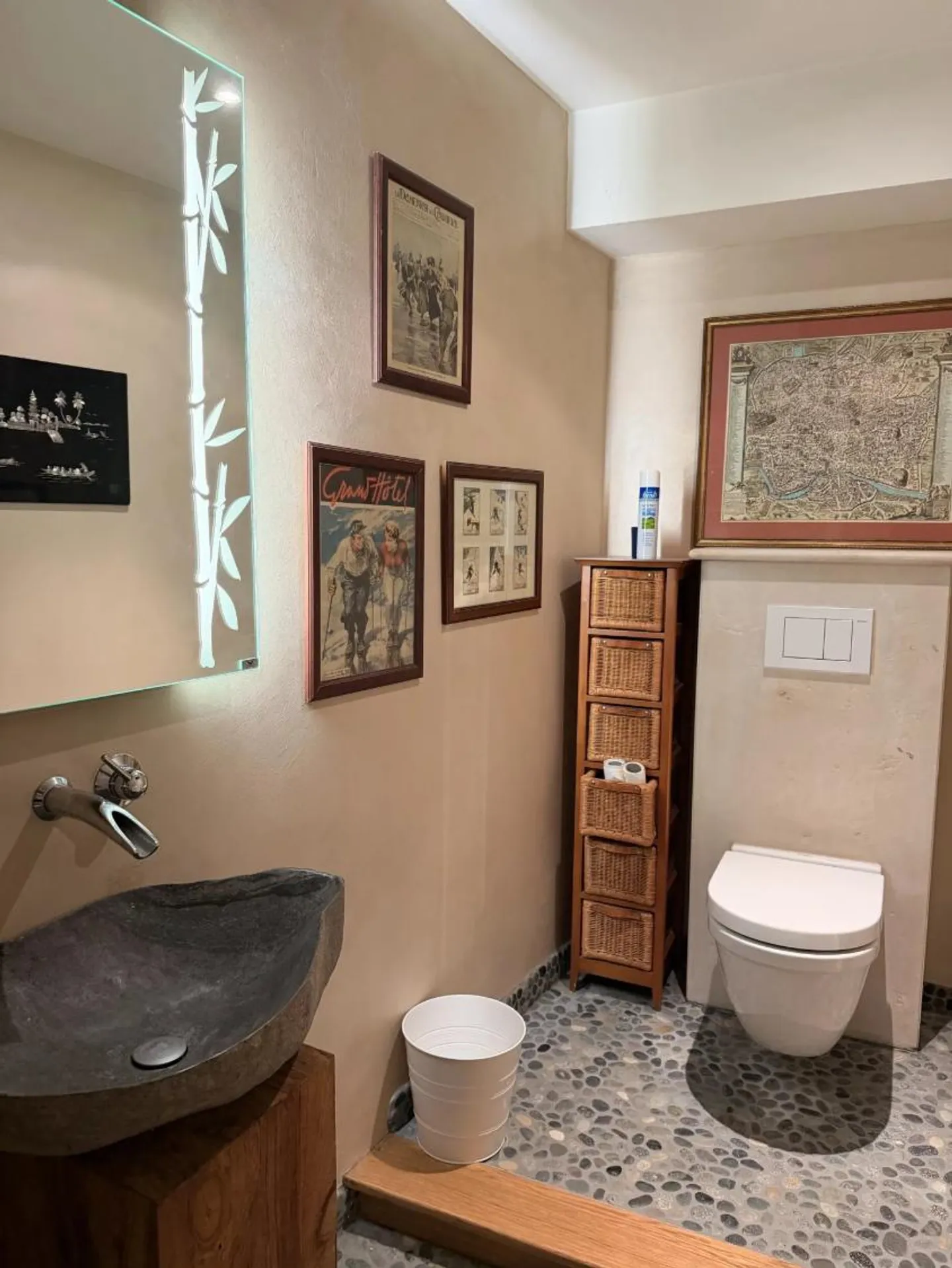 Appartement Charmant avec Cheminée - Photo 8 sur 9