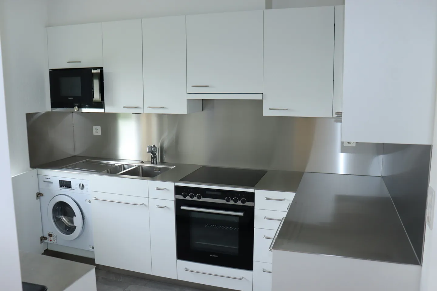 Comfortable apartment with 3.5 rooms and balcony in Zofingen! - Photo 3 of 12