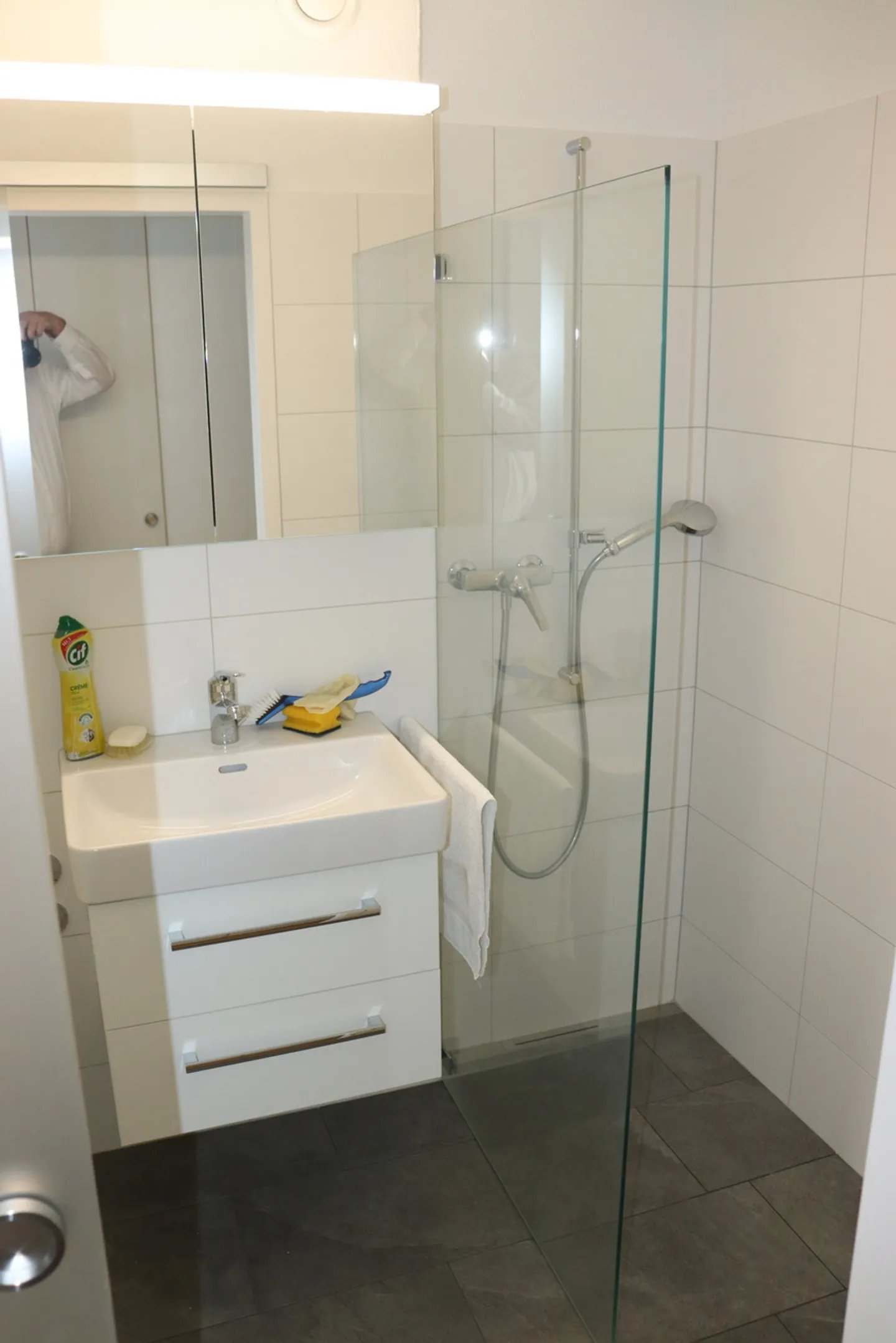 Comfortable apartment with 3.5 rooms and balcony in Zofingen! - Photo 5 of 12