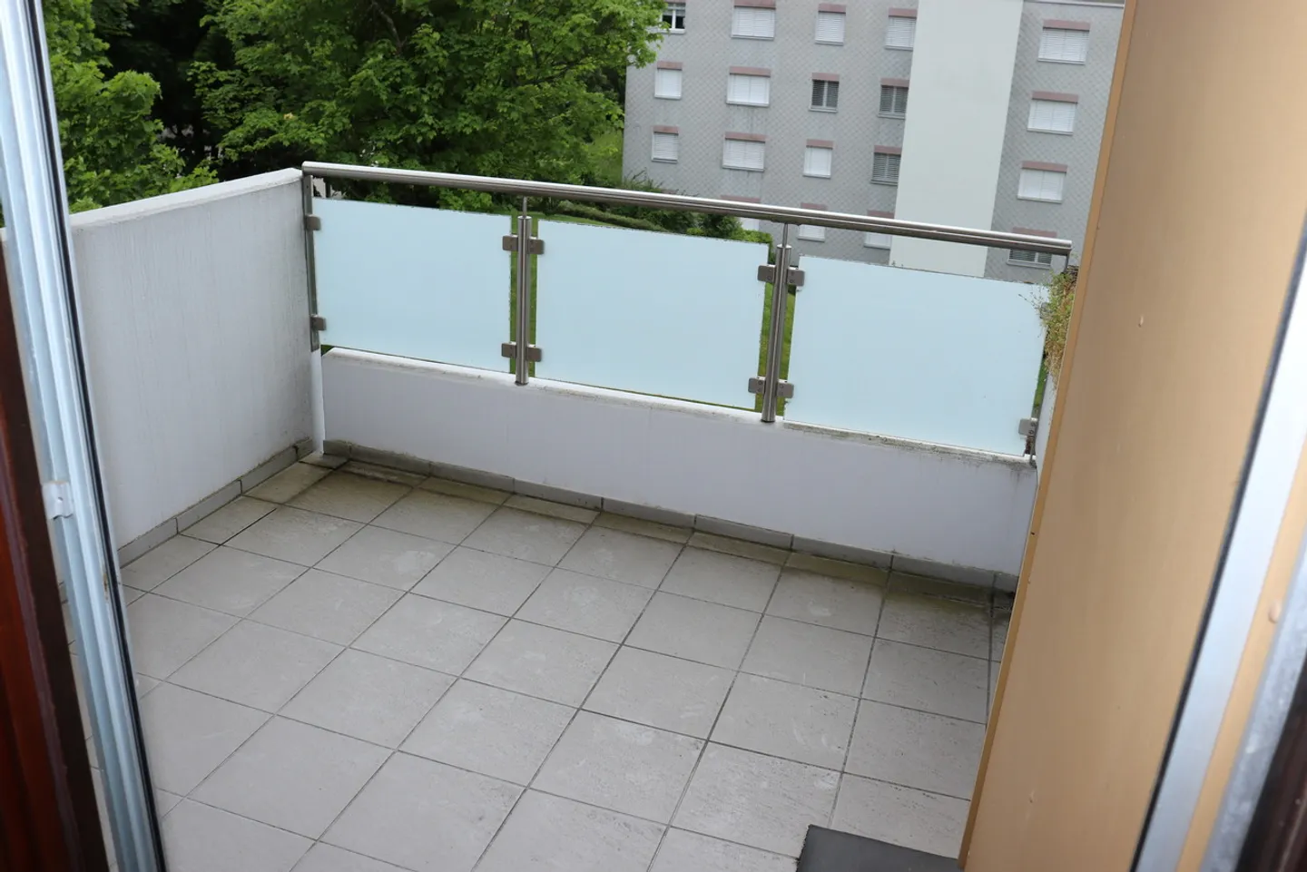 Comfortable apartment with 3.5 rooms and balcony in Zofingen! - Photo 8 of 12