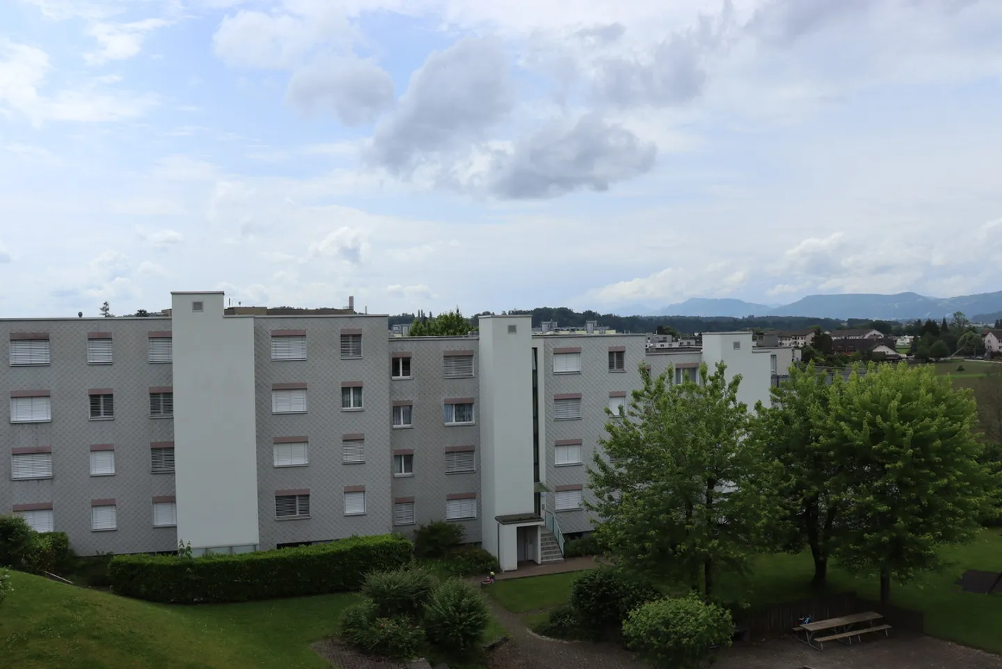 Comfortable apartment with 3.5 rooms and balcony in Zofingen! - Photo 11 of 12