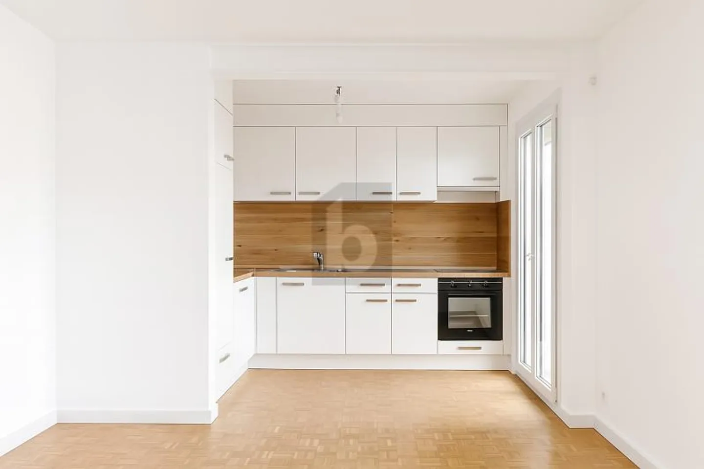 ENTIÈREMENT RÉNOVÉ À FRIBOURG - Photo 2 of 6