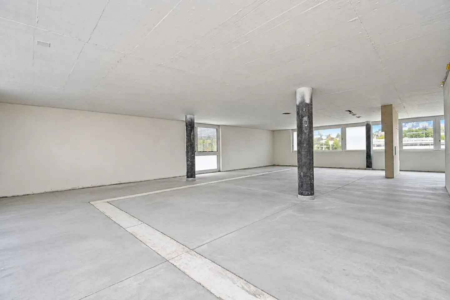 Espace commercial attrayant avec potentiel d'aménagement à Gümligen - Photo 3 sur 6