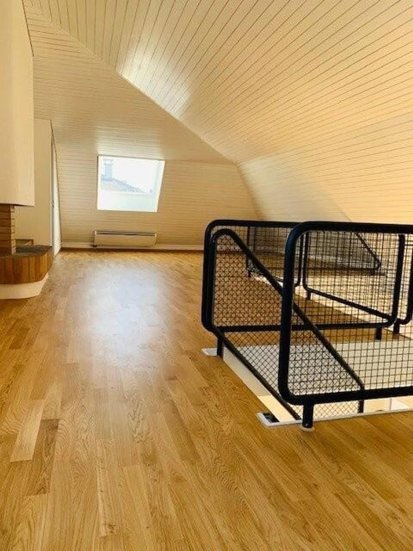 Appartamento Duplex Cerca Inquilino! - Foto 5 di 10