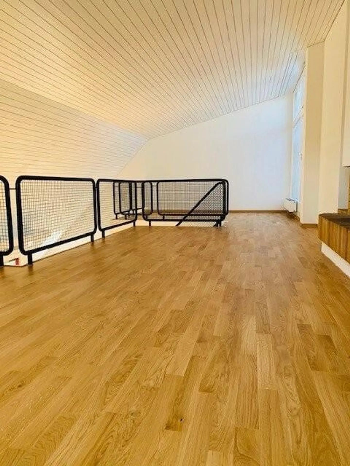 Appartamento Duplex Cerca Inquilino! - Foto 6 di 10