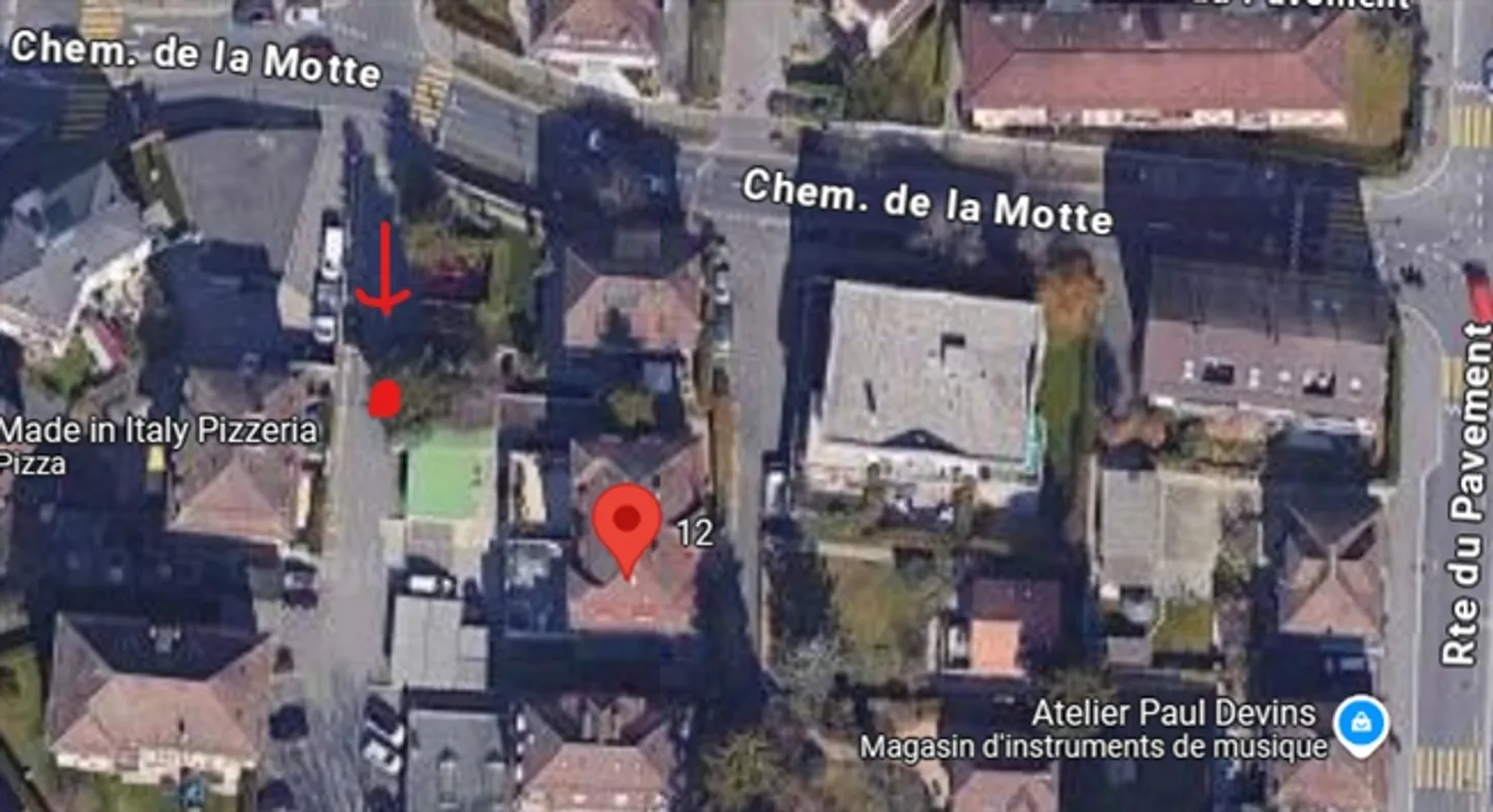 Garage con porta automatica - Foto 3 di 3