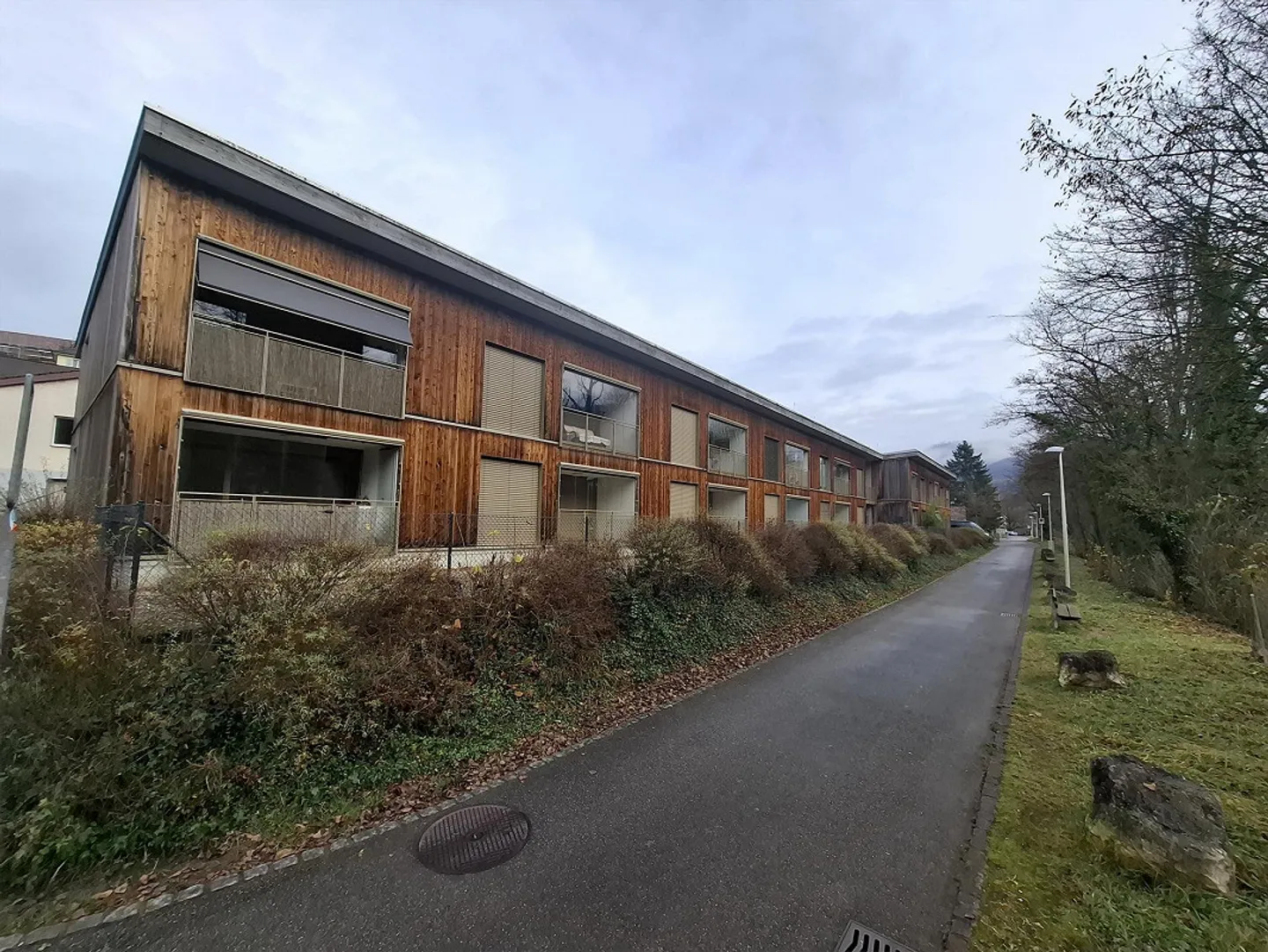 Modern 3.5-room apartment with balcony in Grellingen - Photo 1 of 11