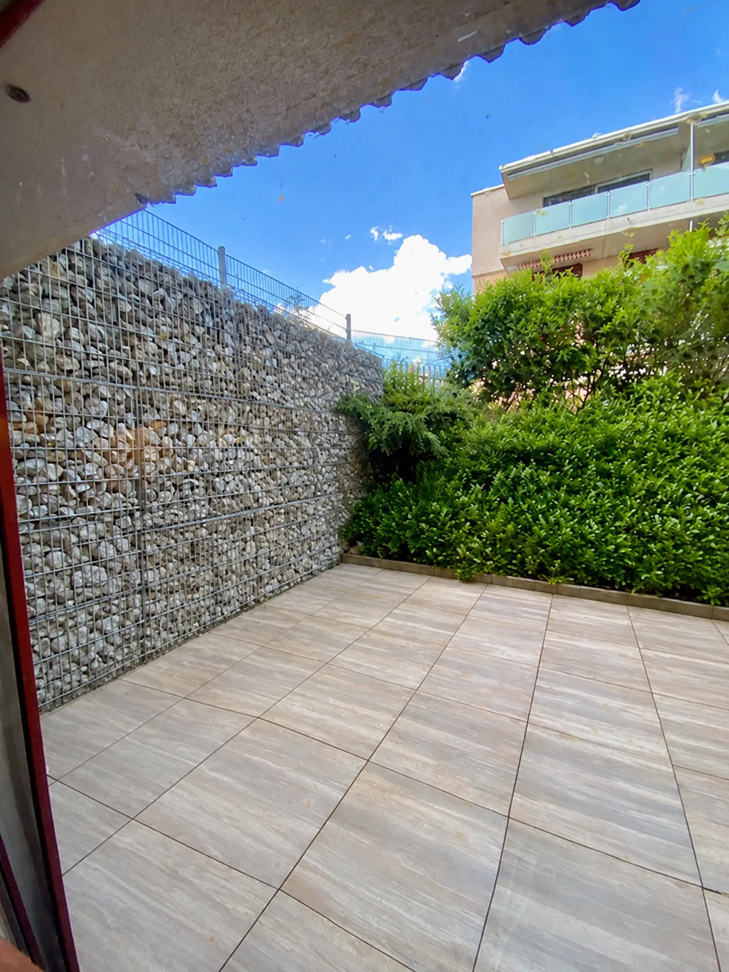 Charmante Wohnung mit Terrasse - Foto 6 von 7