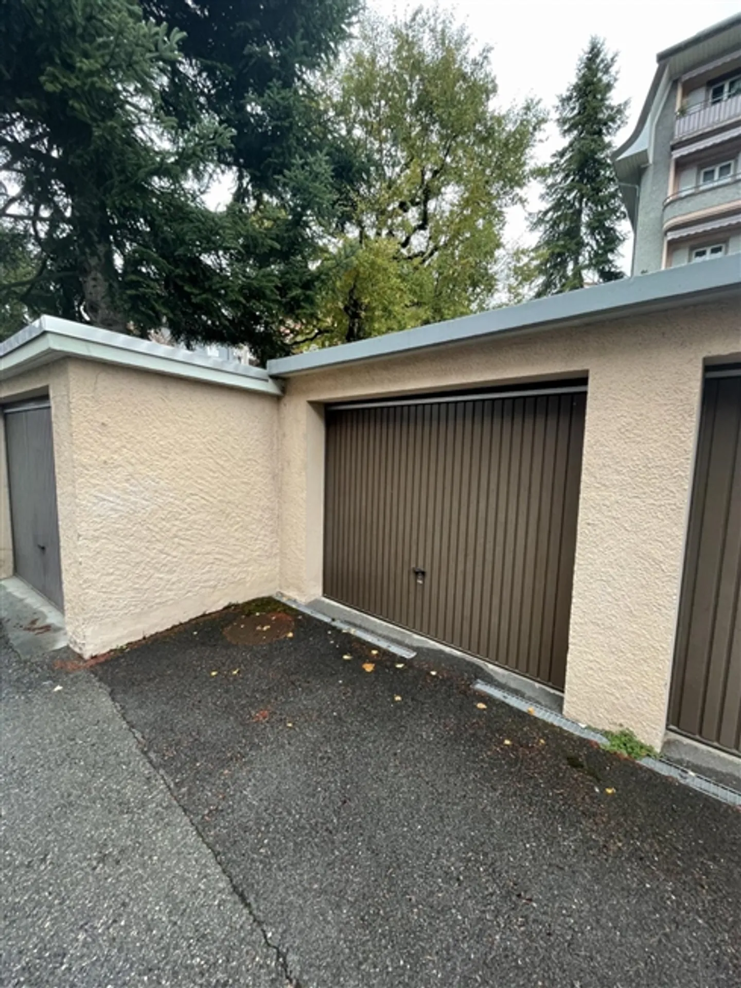 Garage con porta automatica - Foto 1 di 3