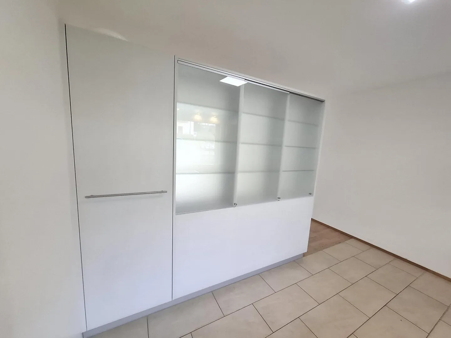 Modern 3.5-room apartment with balcony in Grellingen - Photo 6 of 11