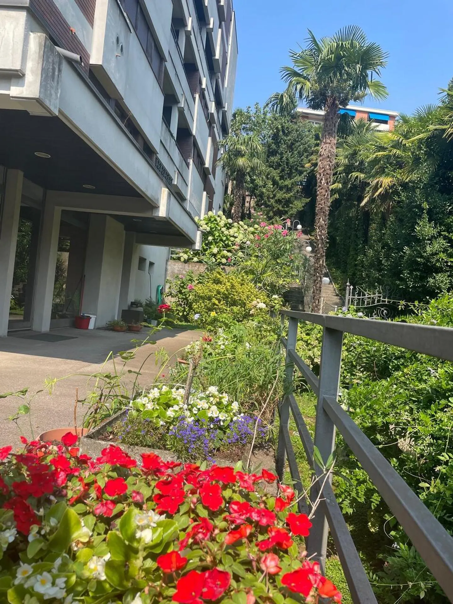 GERÄUMIGE 1.5 ZIMMER MIT WOHNKÜCHE UND NUTZUNG DES SCHWIMMBADES - Foto 15 von 15