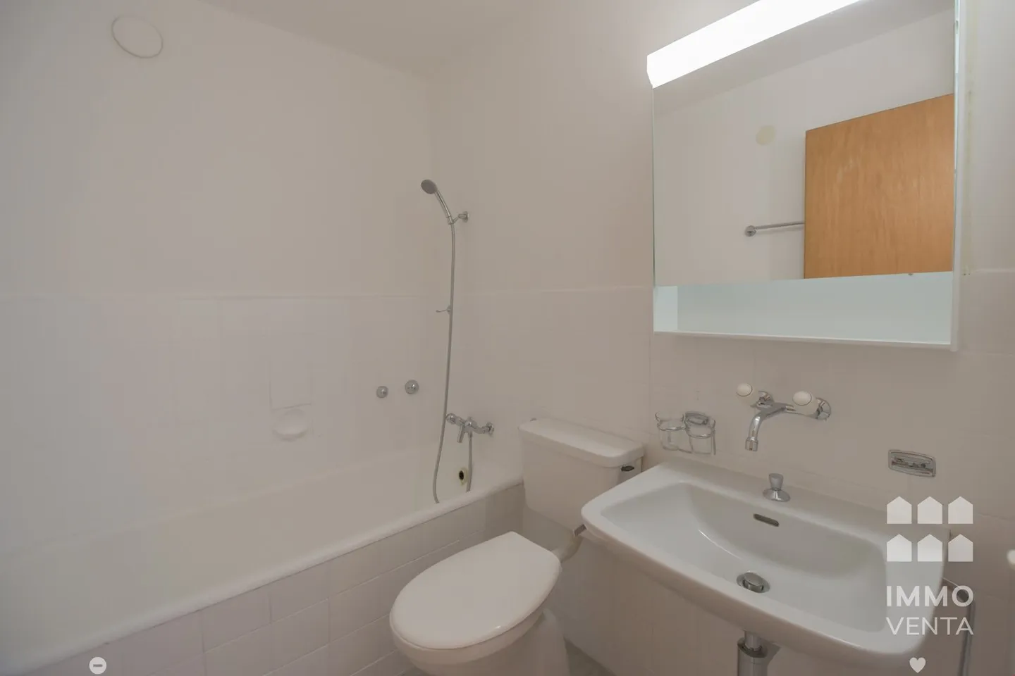 Charmante 2.5-Zimmer-Wohnung mit Balkon in Biel/Bienne - Foto 5 von 9