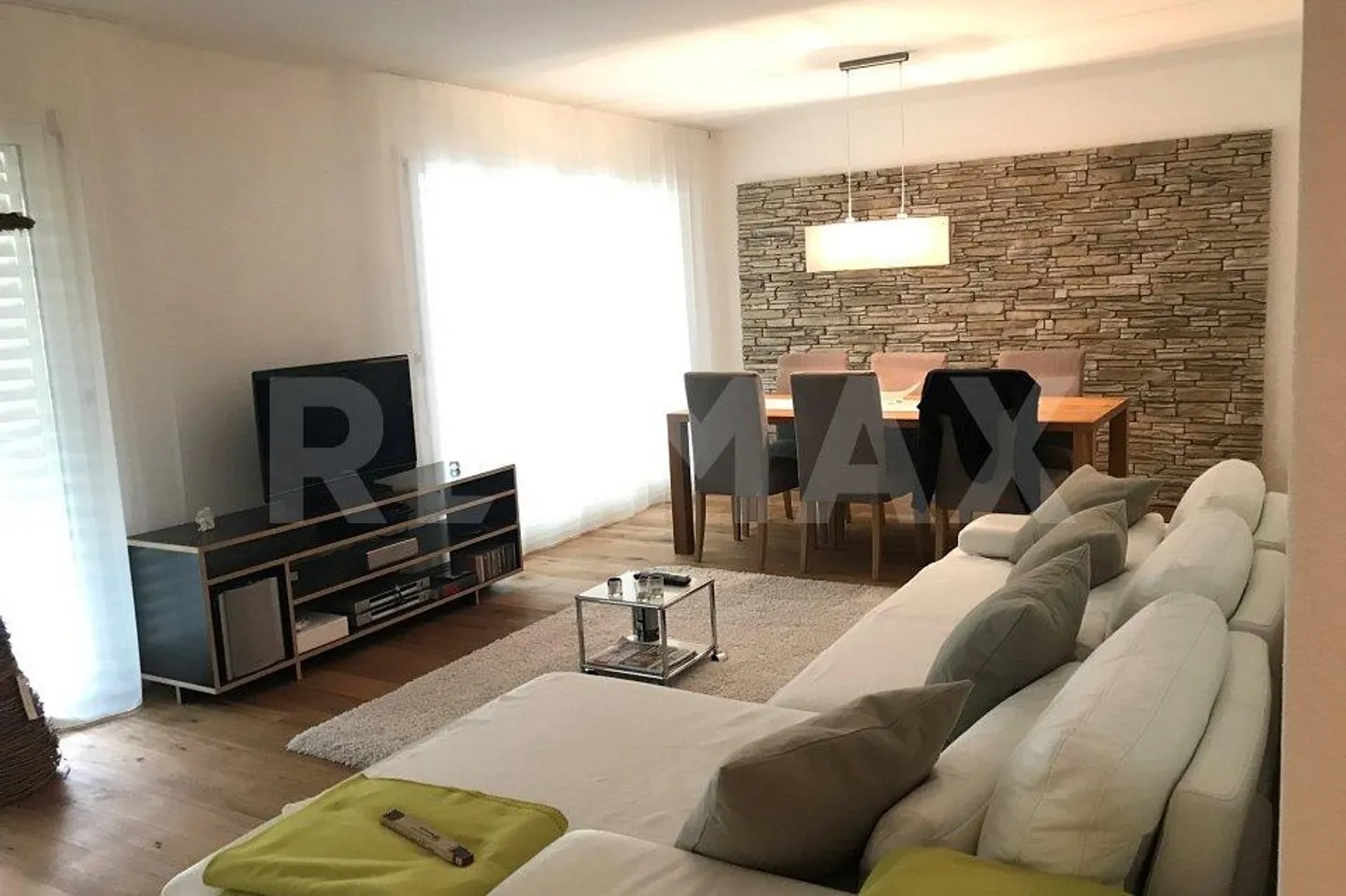 Appartamento 5½ locali incluso cantina e posto auto in garage sotterranea - spazio per tutta la famiglia... - Foto 1 di 12