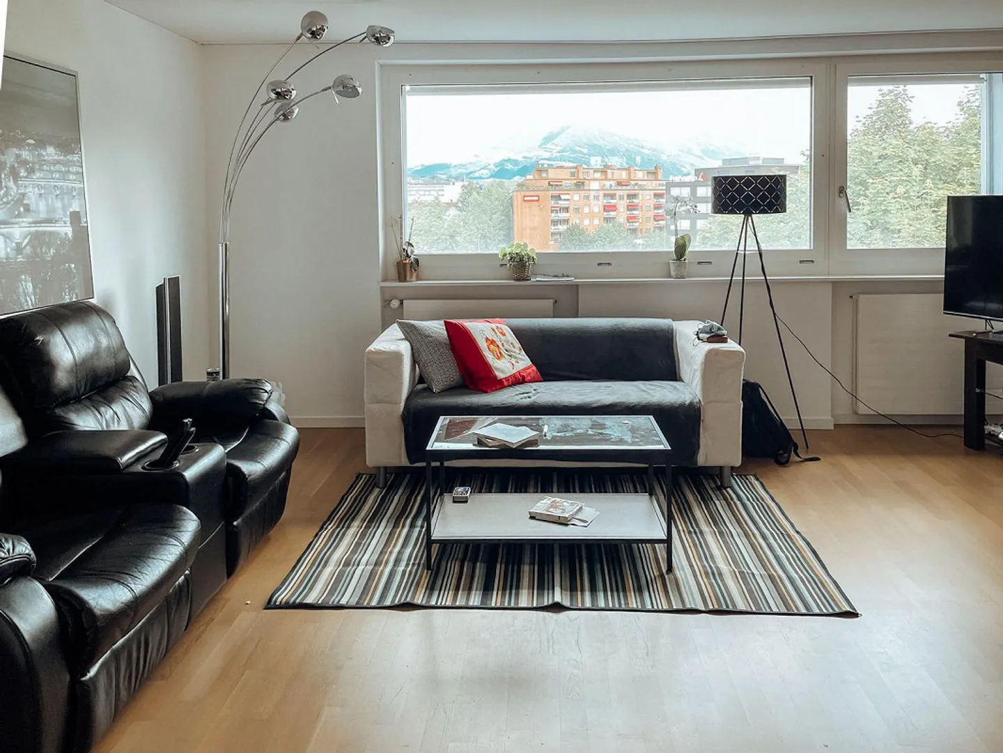 Chambre spacieuse dans un appartement partagé - Photo 1 sur 8