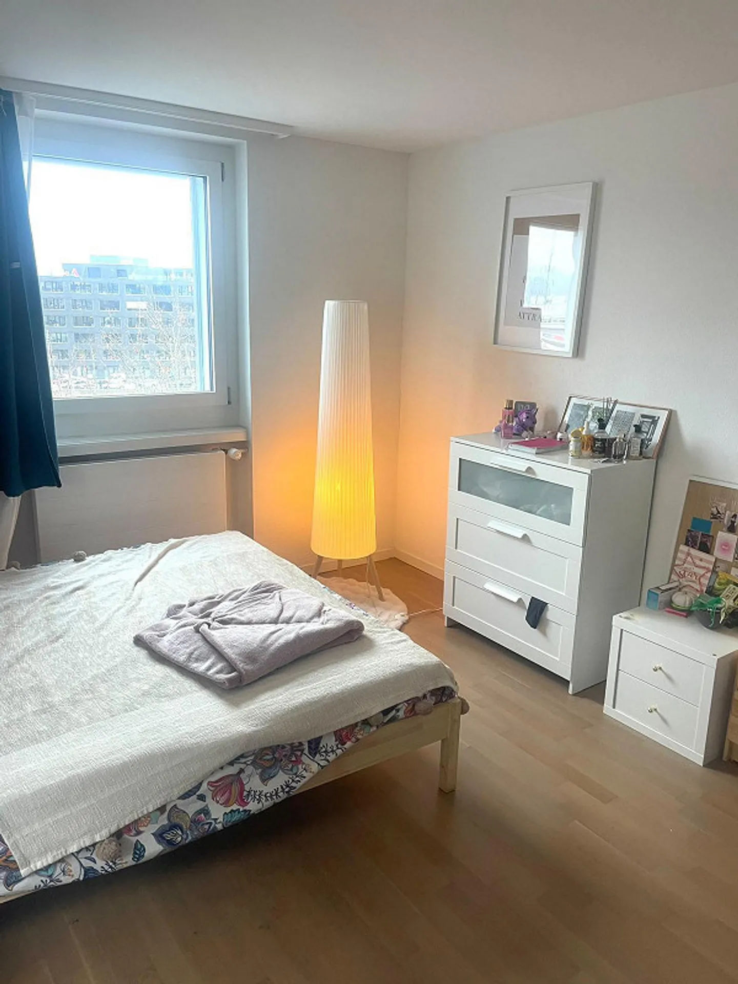 Chambre spacieuse dans un appartement partagé - Photo 2 sur 8