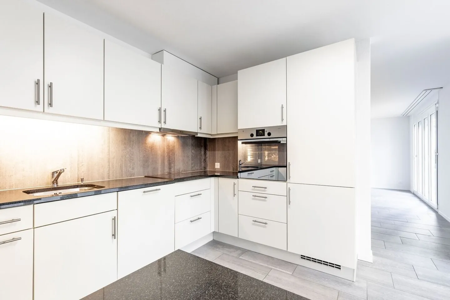 Dreamy 3.5-room apartment on the ground floor - including child discount! - Photo 2 of 11