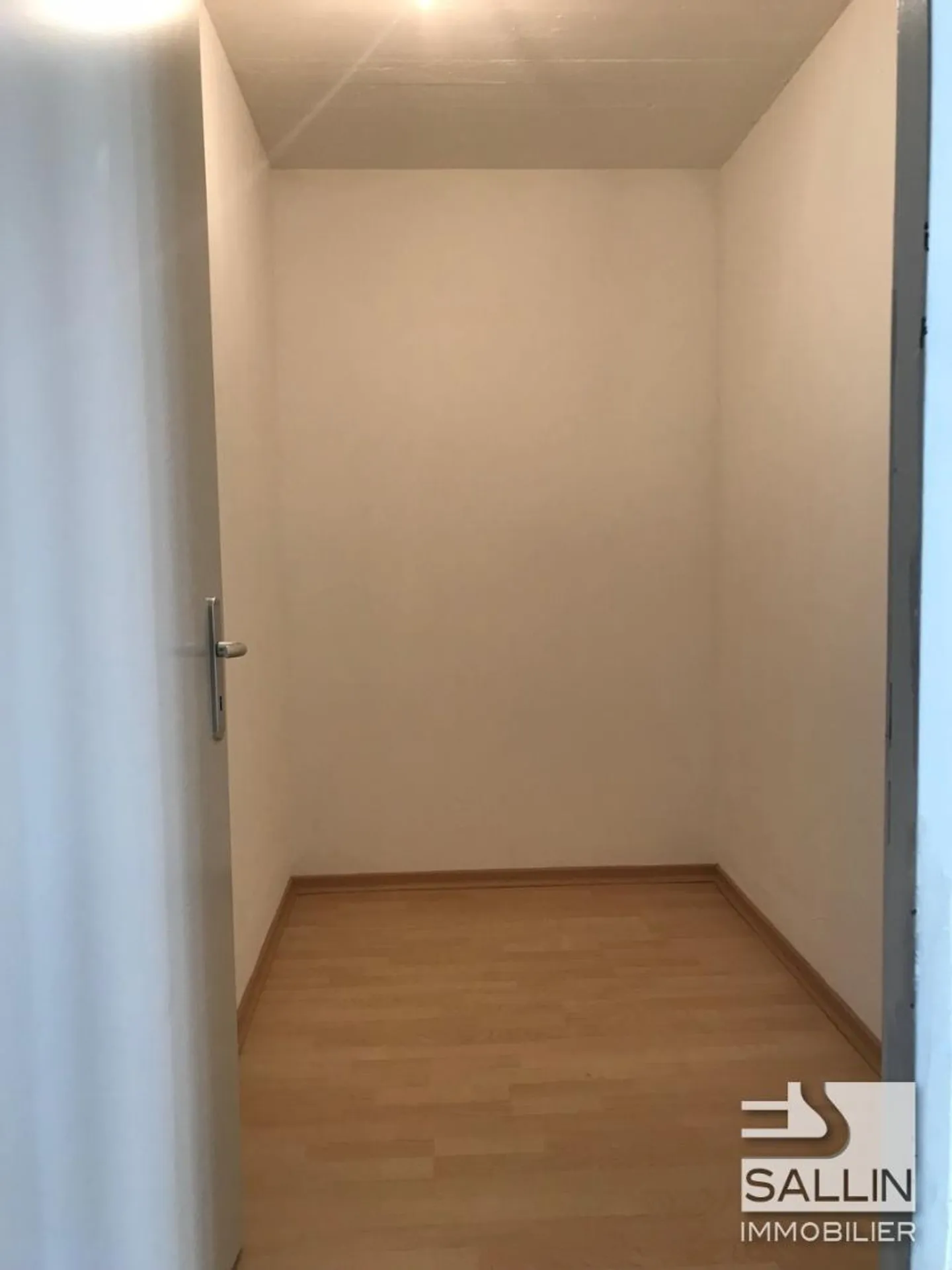 Appartement avec 4 chambres près de toutes les commodités - Photo 6 sur 9