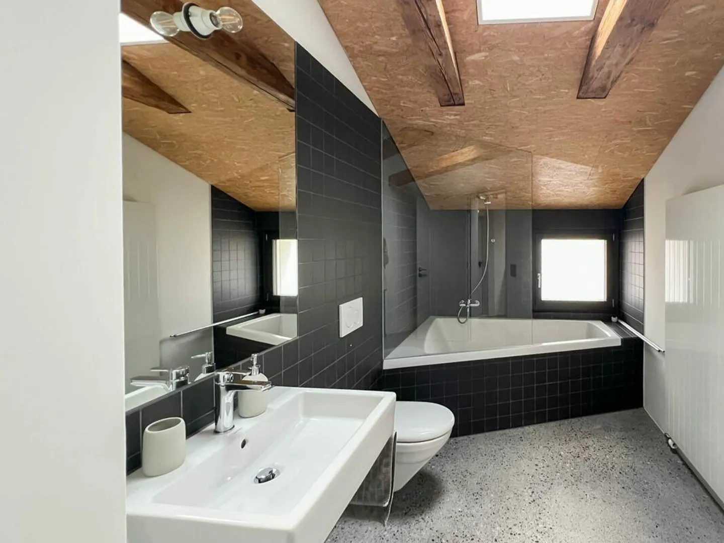 Elegante casa a schiera storica con terrazza - Foto 7 di 8